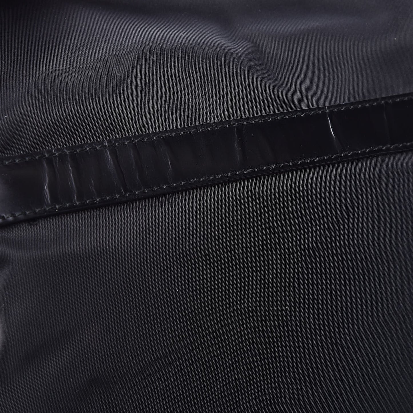 Nylon Vela Messenger Bag Black