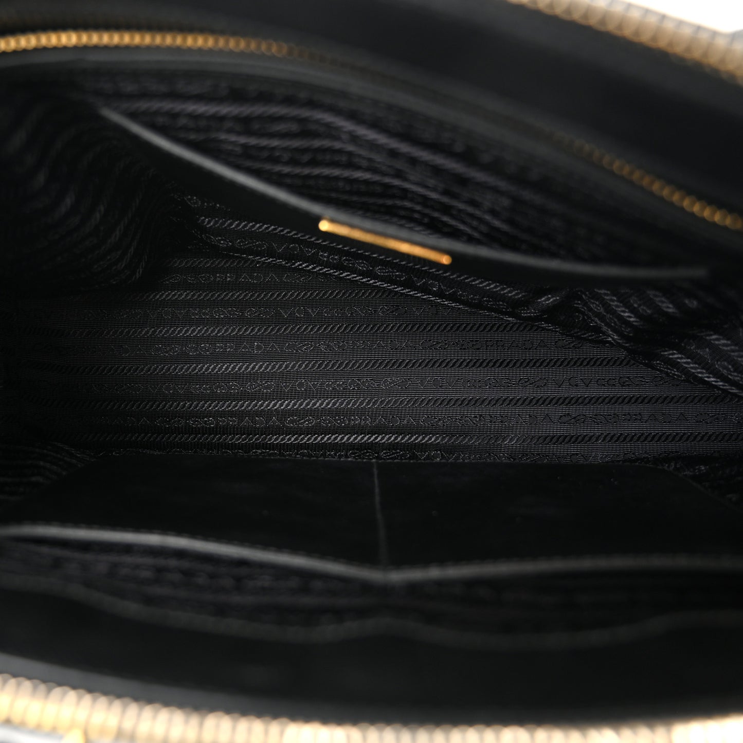 Saffiano Medium Galleria Double Zip Tote Black