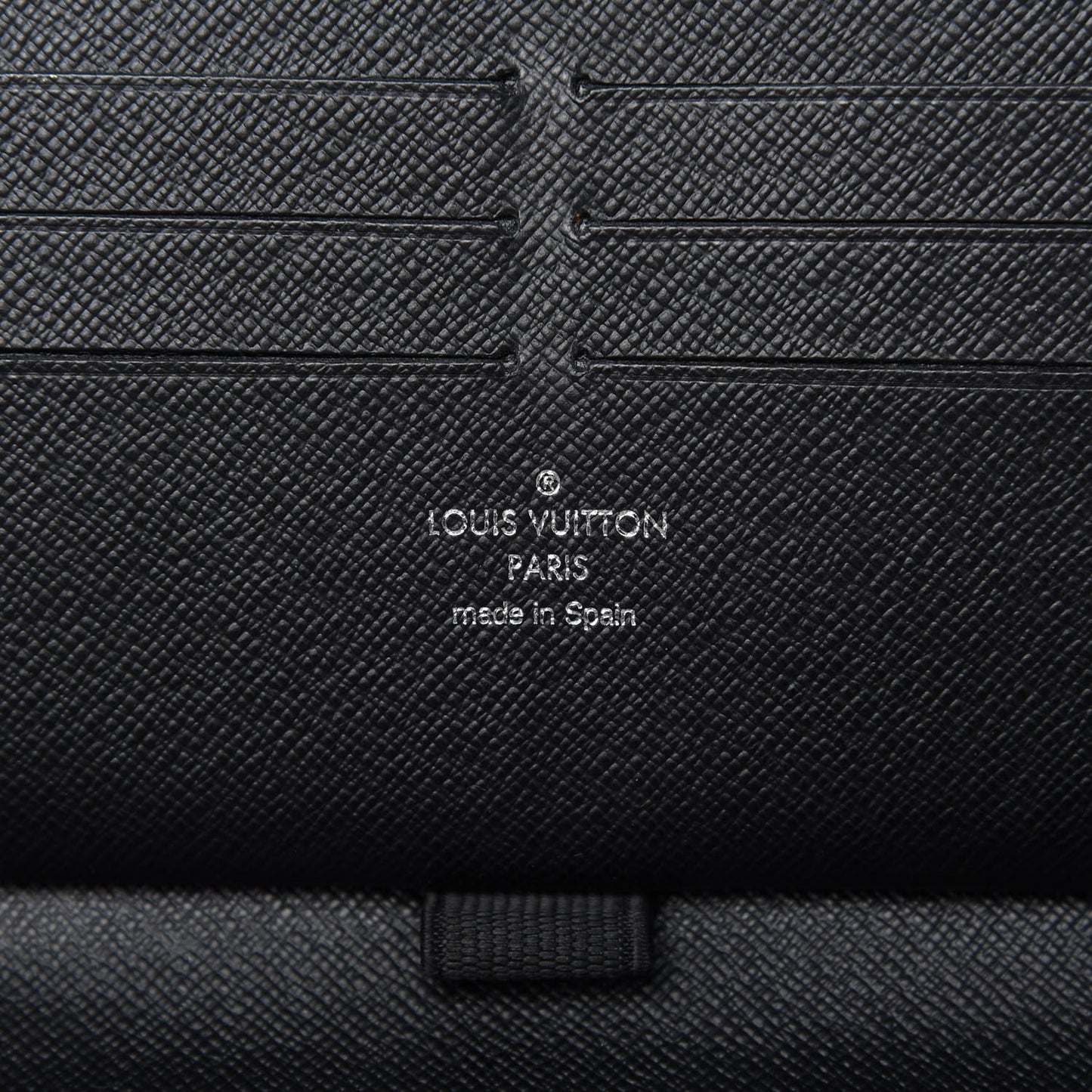 Damier Graphite Illustre Zippy Organizer Wallet