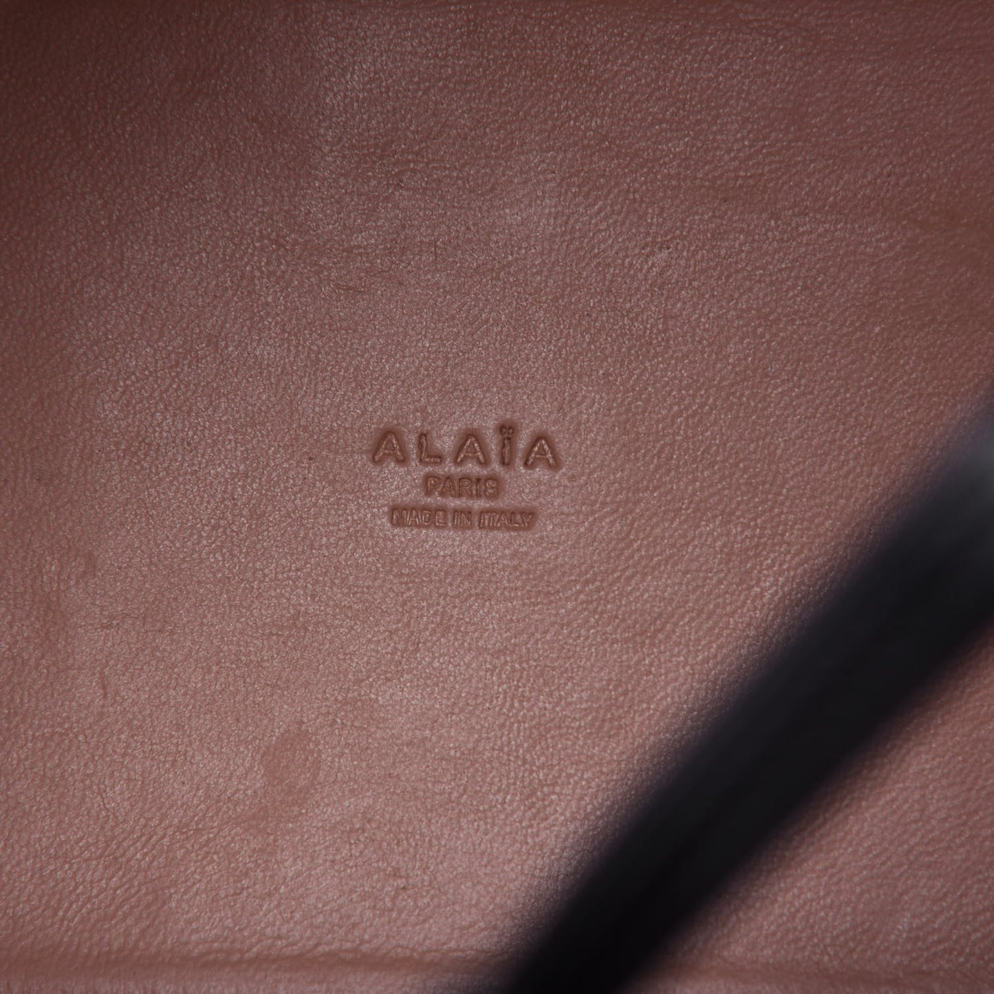 Calfskin Vienne Wave Mina 25 Bag Black