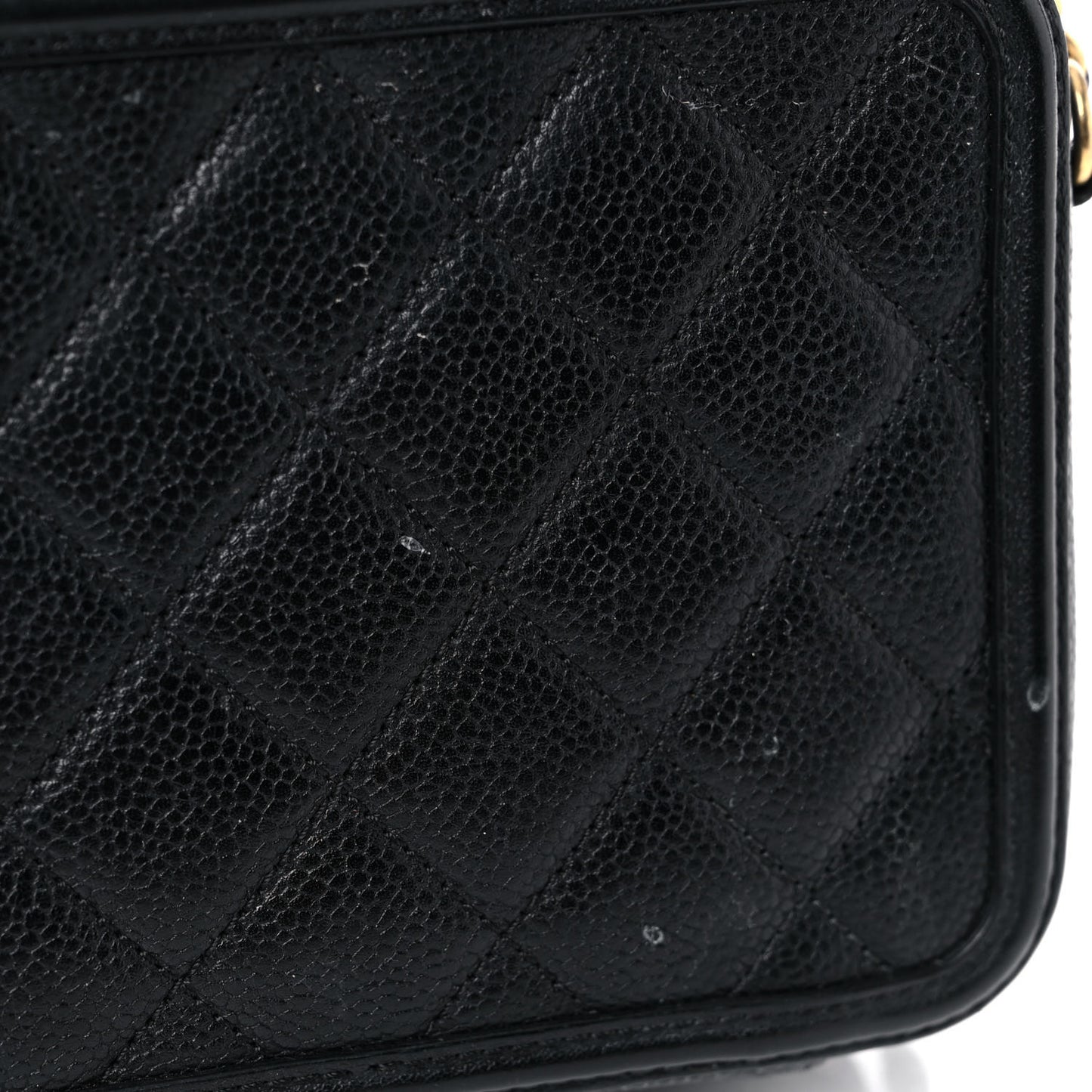 Caviar Quilted Small CC Filigree Vanity Case Black