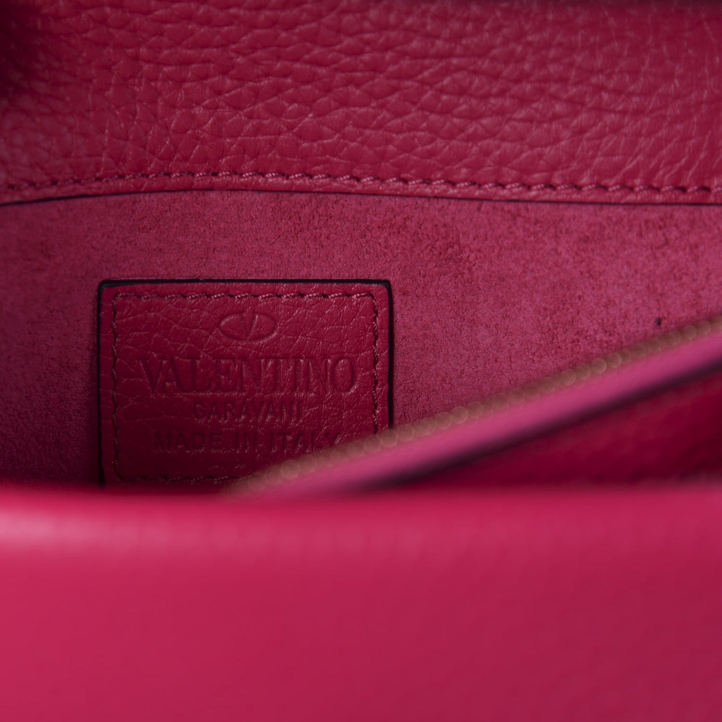 Pebbled Calfskin Rockstud Wallet on Chain Disco Pink