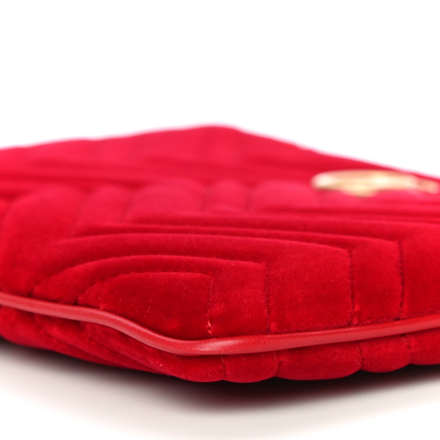 Velvet Matelasse GG Marmont Zip Pouch Hibiscus Red