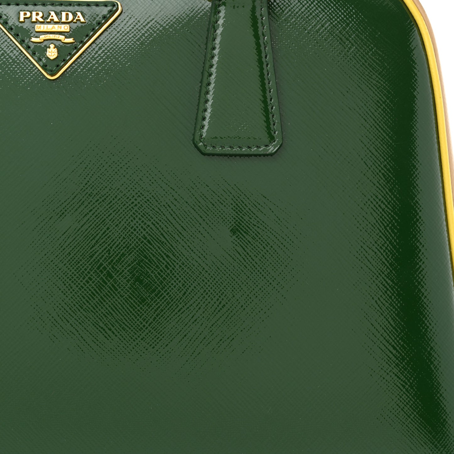 Saffiano Vernice Pyramid Bag Larice Sabbia