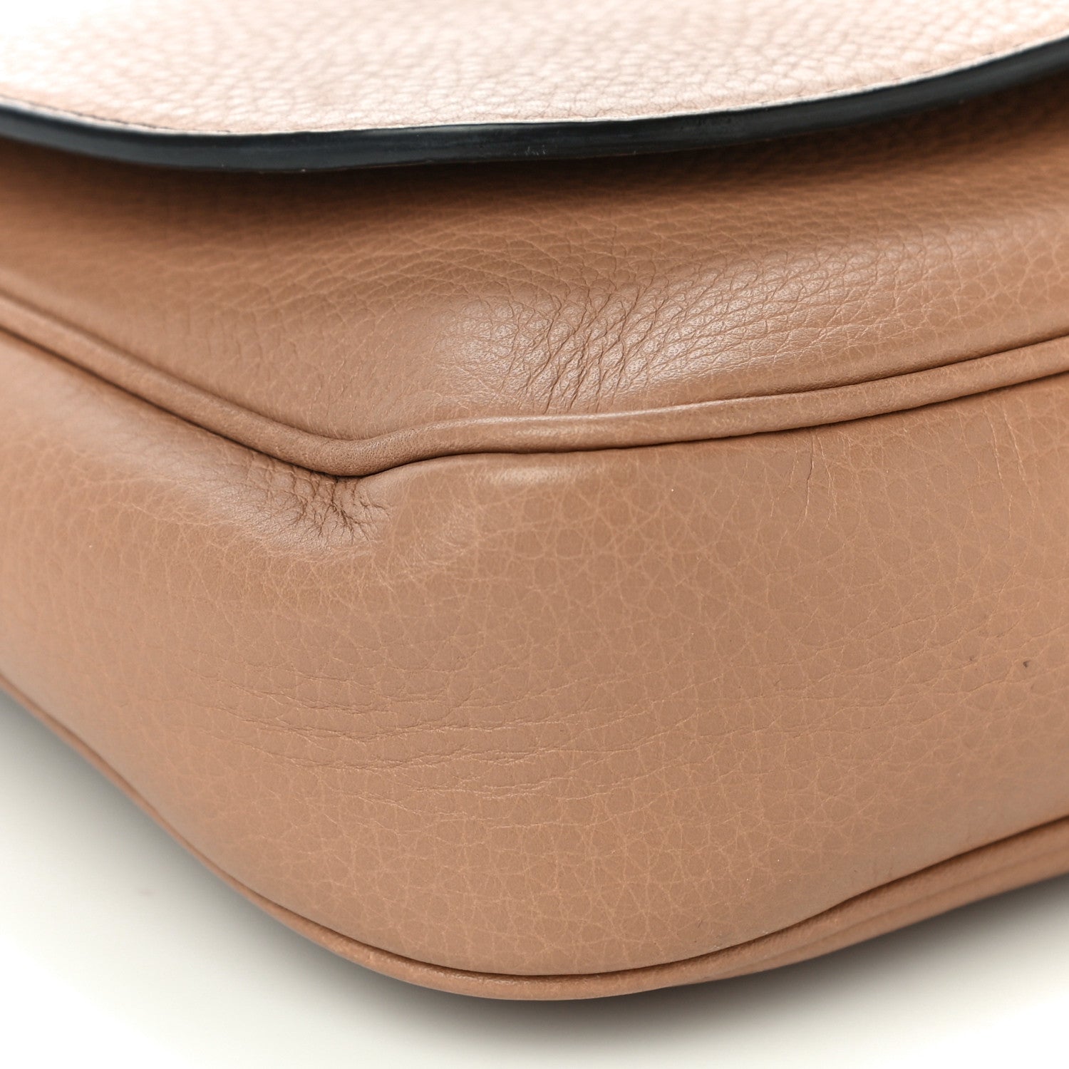 Gucci Pebbled Calfskin Medium Soho Flap Crossbody Camelia 9 of 12