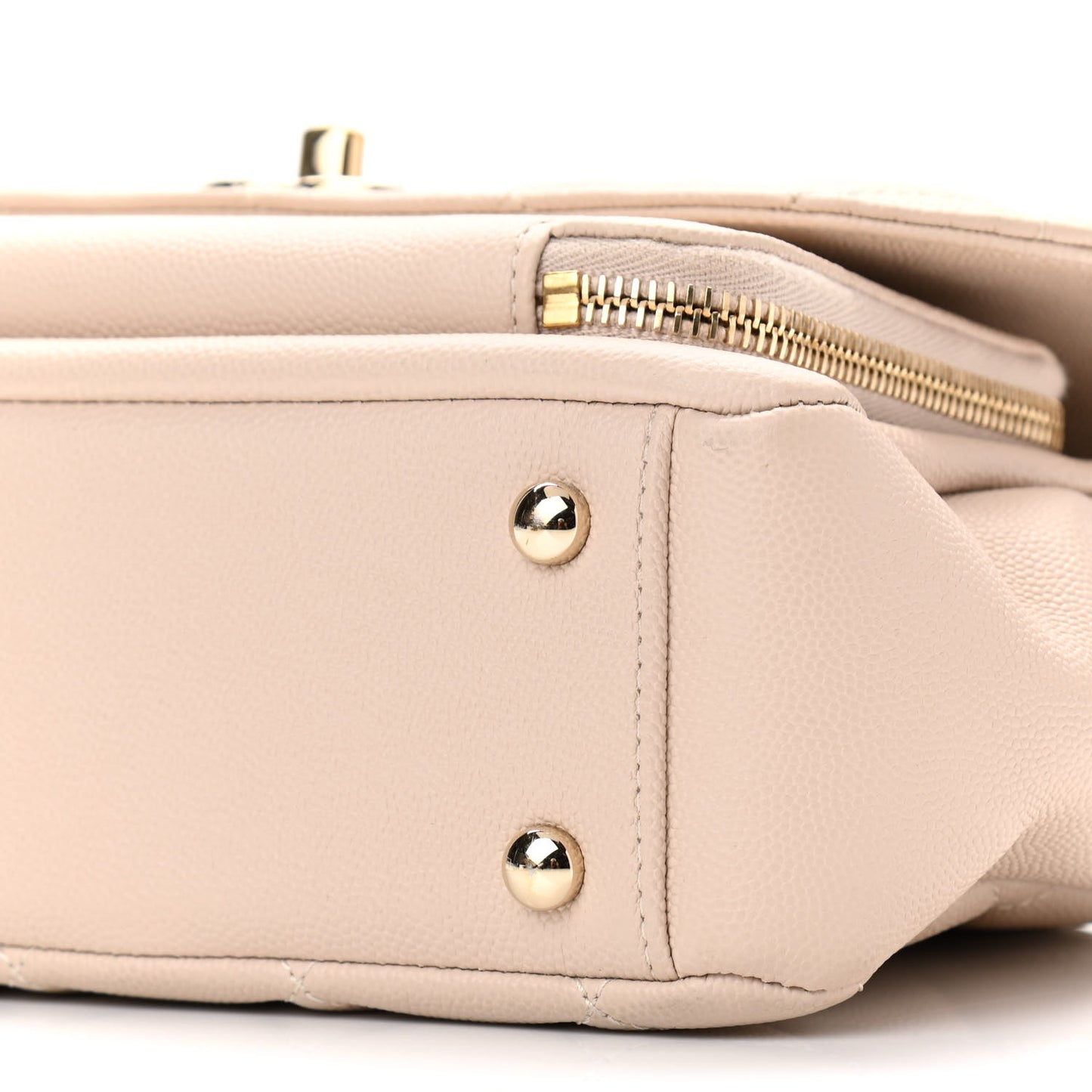 Caviar Quilted Medium Business Affinity Flap Beige
