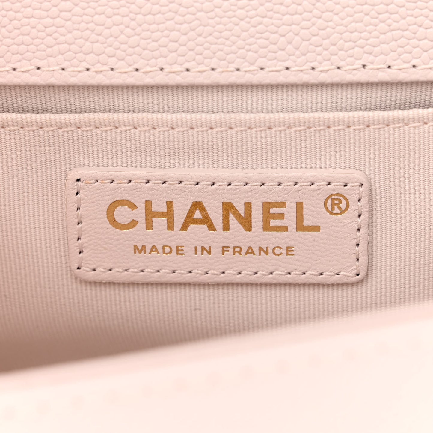 Caviar Quilted Chain Around Medium Boy Flap Light Purple