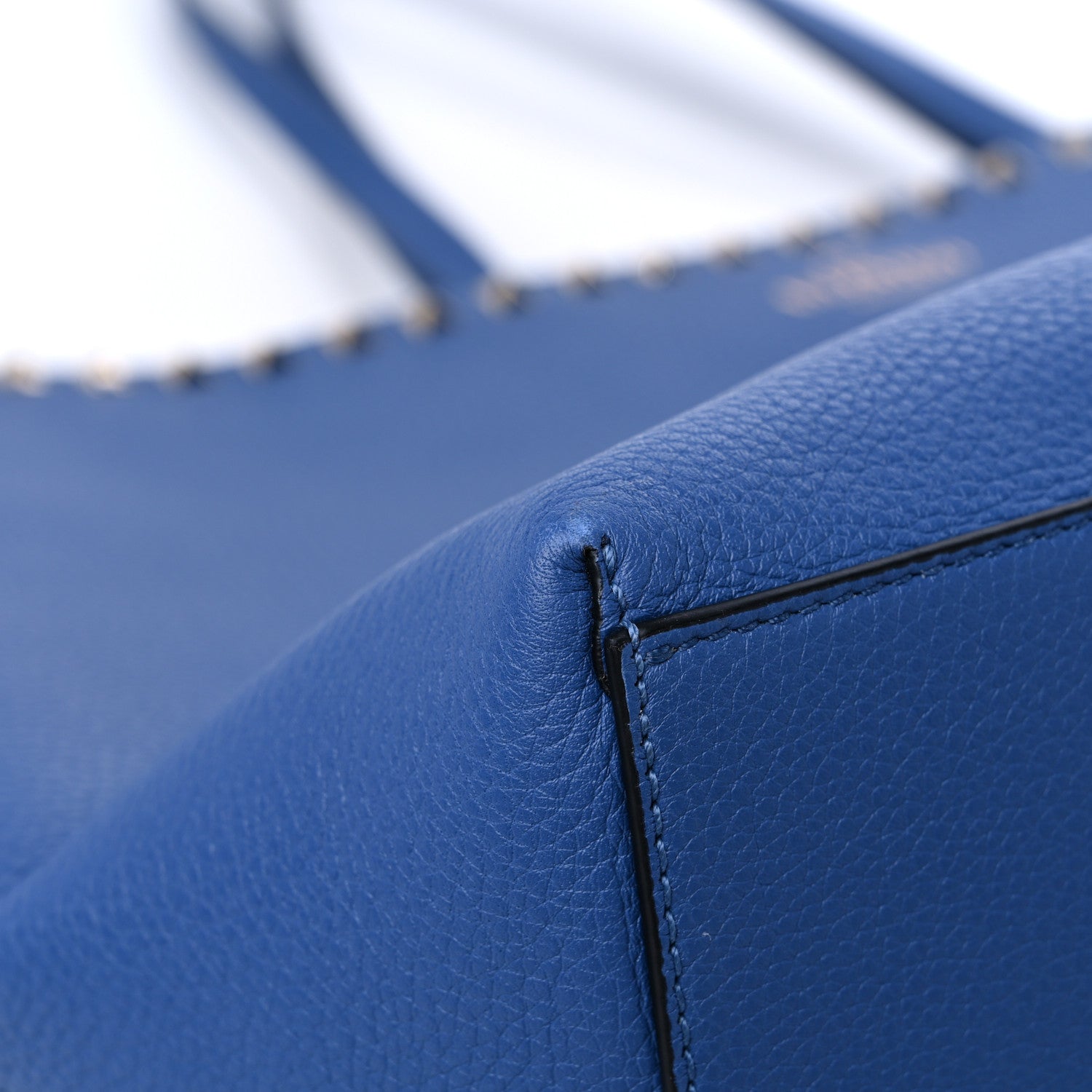 Valentino Garavani Grained Calfskin Rockstud Shoulder Tote Baltique 7 of 11