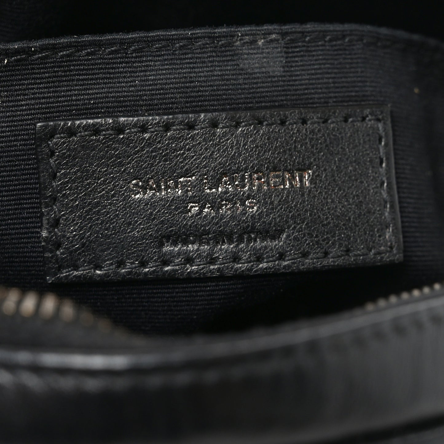 Calfskin Matelasse Chevron Round Vinyle Camera Bag Black