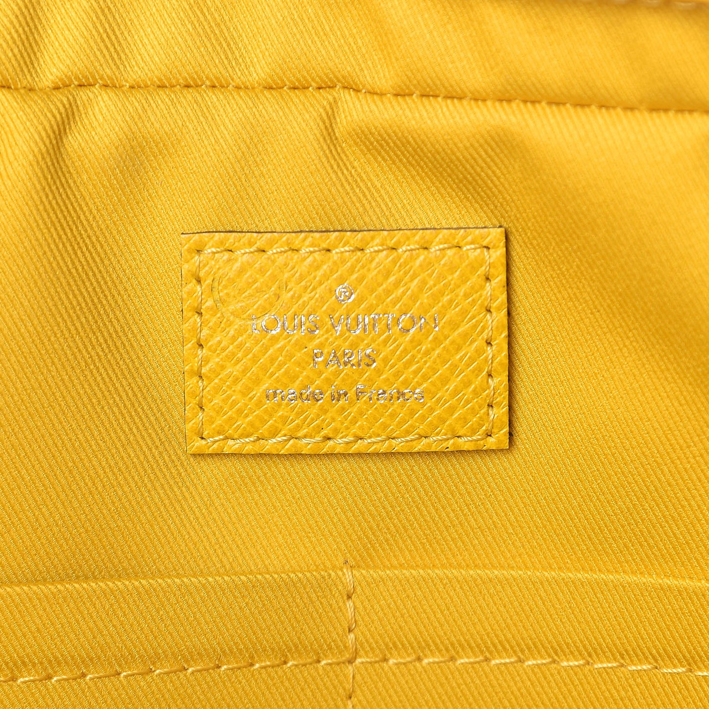 Taiga Porte Documents Voyage PM Yellow Altair