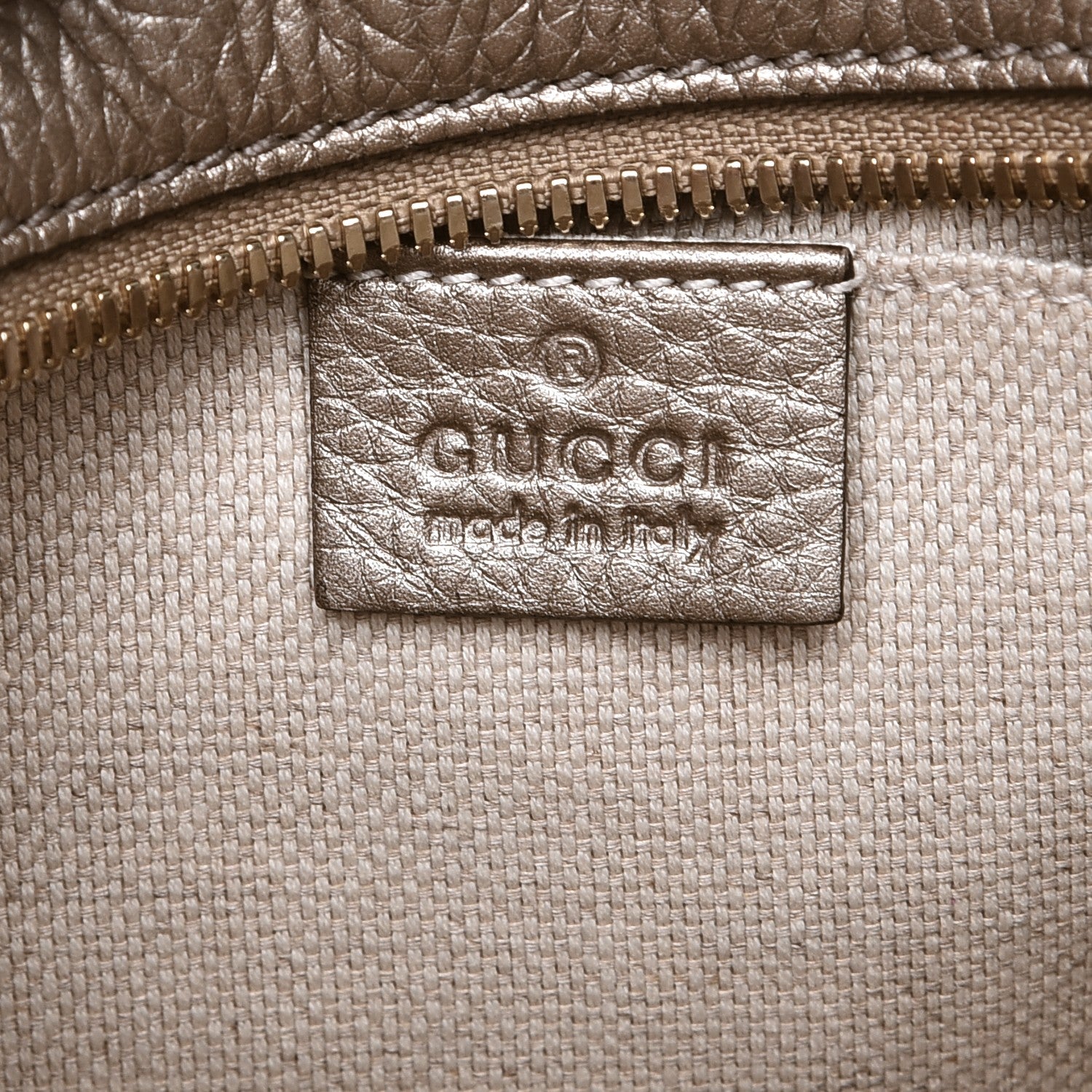 Gucci Metallic Pebbled Calfskin Small Soho Disco Bag Golden Beige 6 of 7