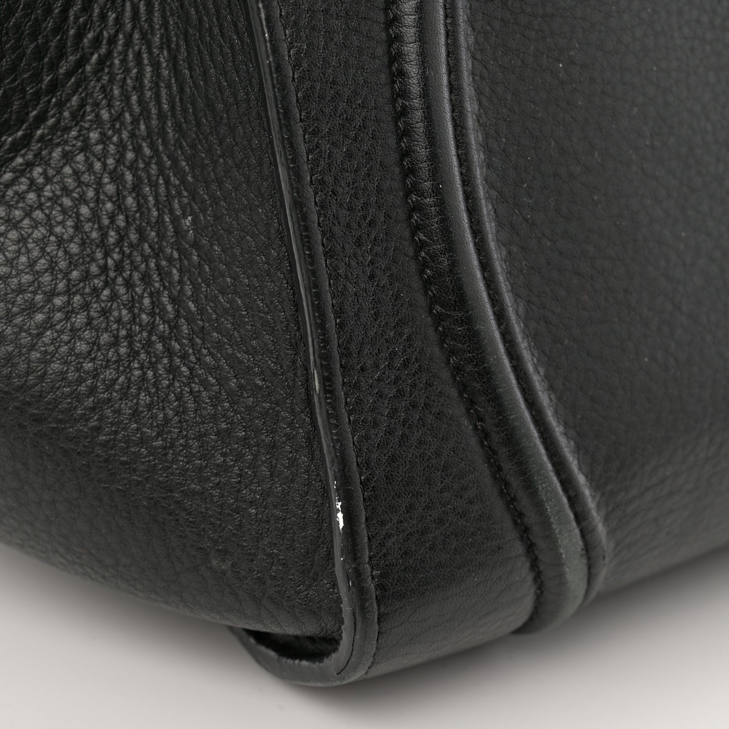 Supple Calfskin Medium Phantom Luggage Black
