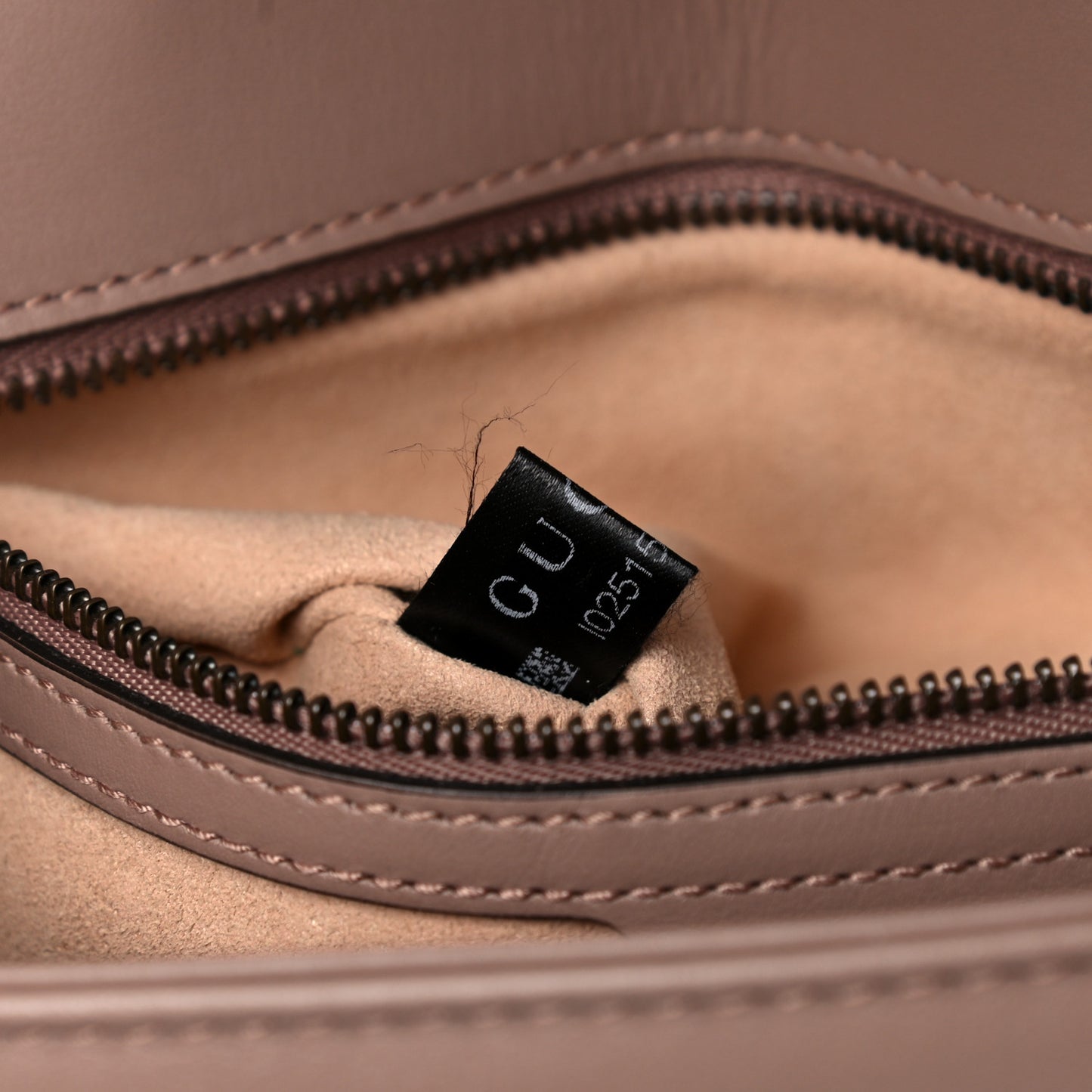 Calfskin Matelasse Small GG Marmont Shoulder Bag Porcelain Rose