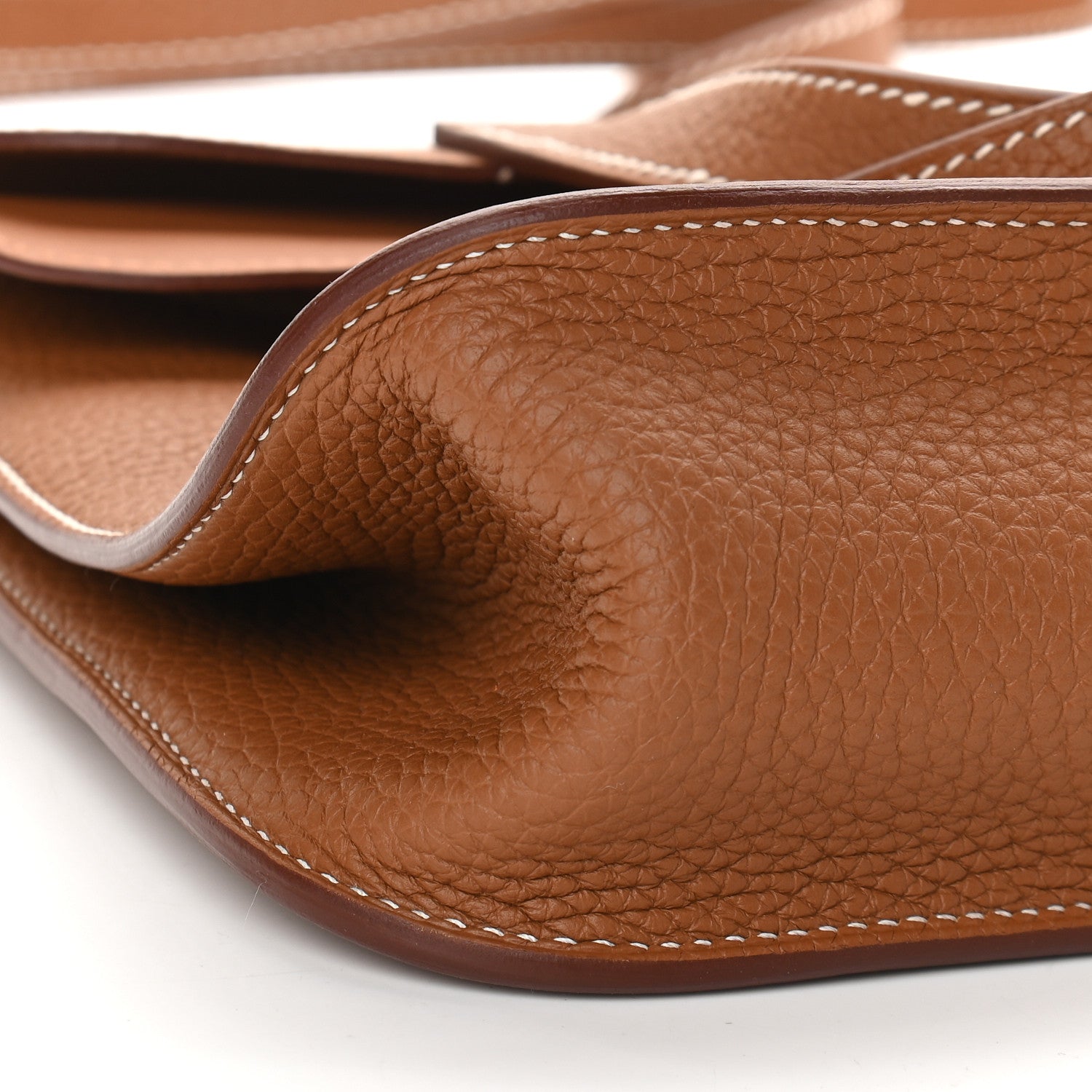 Hermes Taurillon Clemence Halzan 25 Gold 900946 – FASHIONPHILE