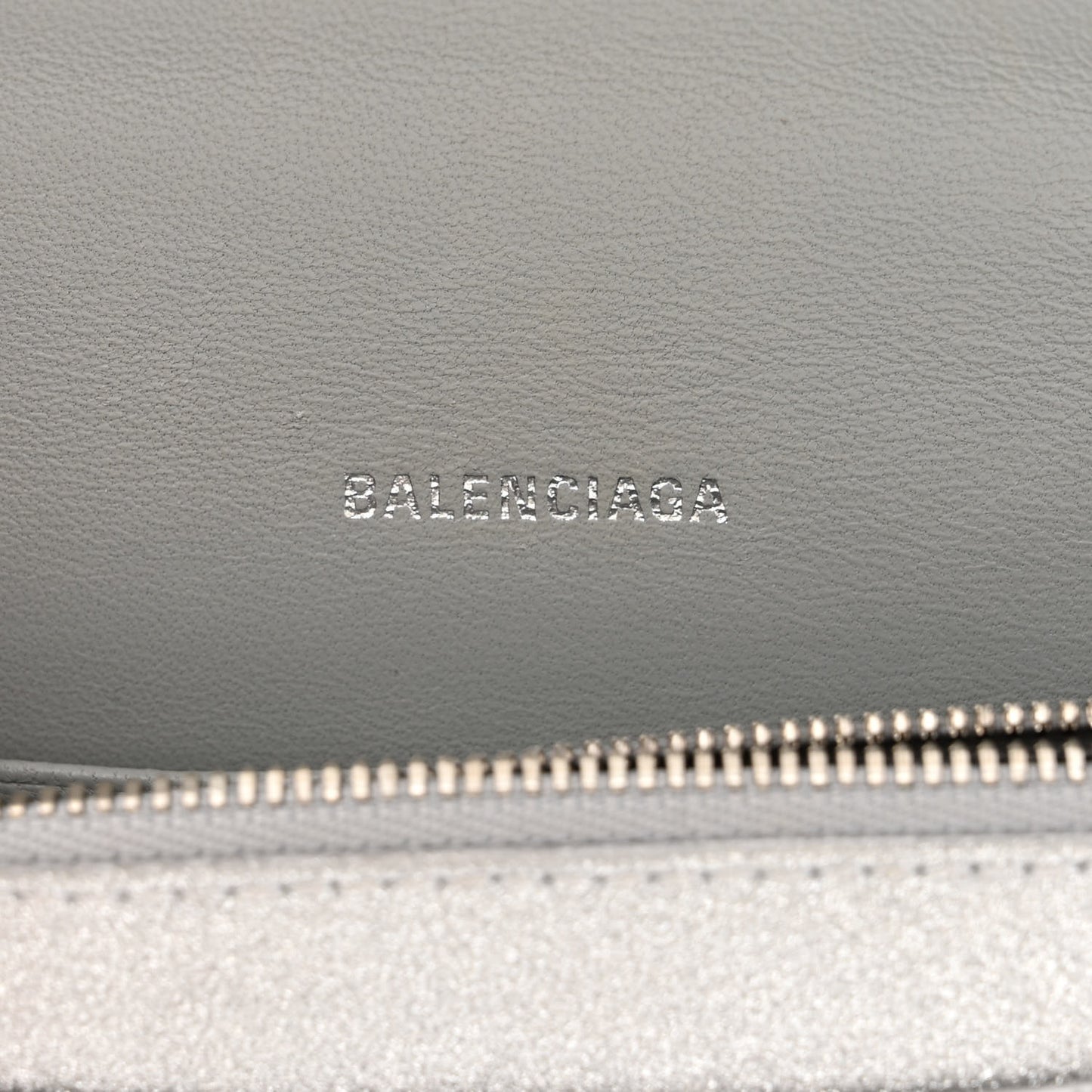 Sparkling Fabric XS Hourglass Wallet On Chain Silver