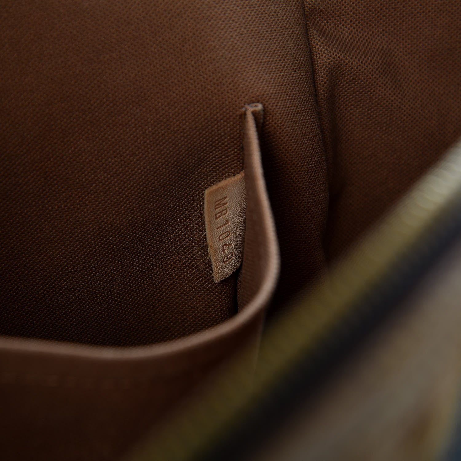 Louis Vuitton Monogram Tivoli GM 7 of 14
