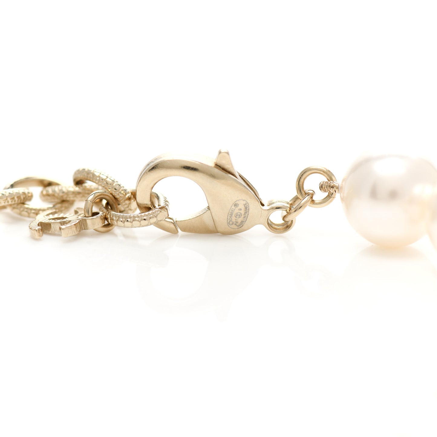 Pearl Crystal CC Heart Short Necklace Pearly White Gold