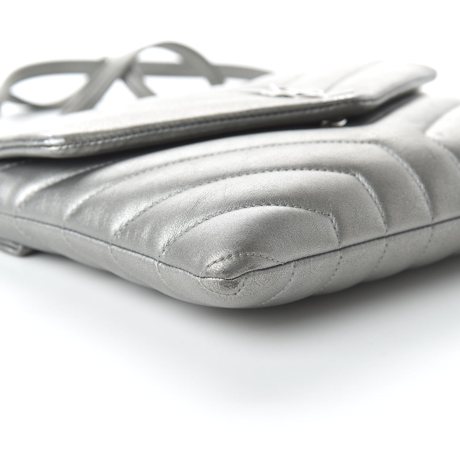 Saint Laurent Calfskin Y Quilted Monogram Loulou Flap Bag Argento 6 of 11