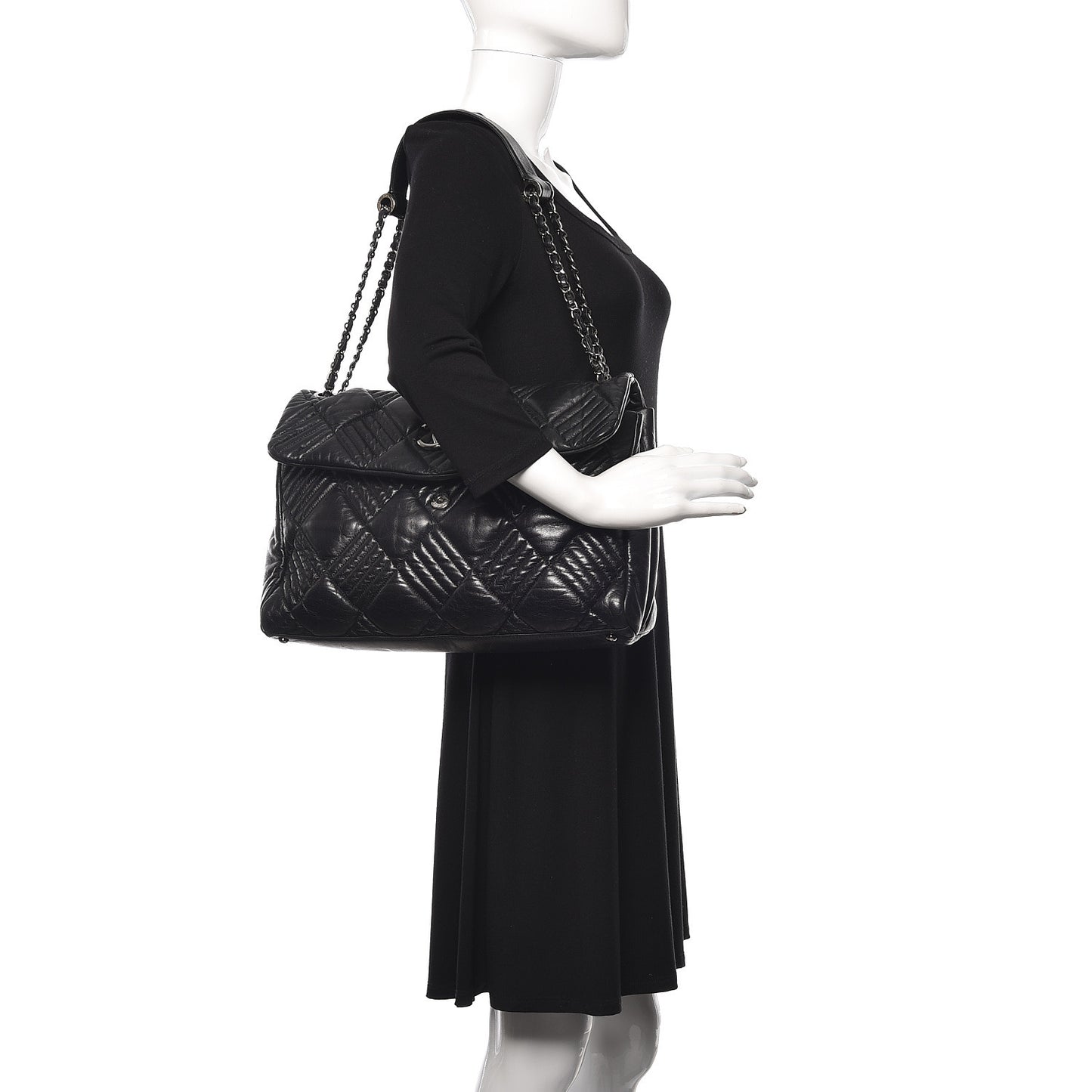 Lambskin In and Out XL Maxi Flap Black