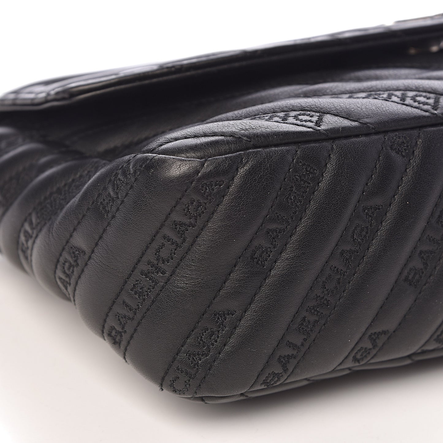 Calfskin Logo Matelasse M BB Chain Shoulder Bag Black