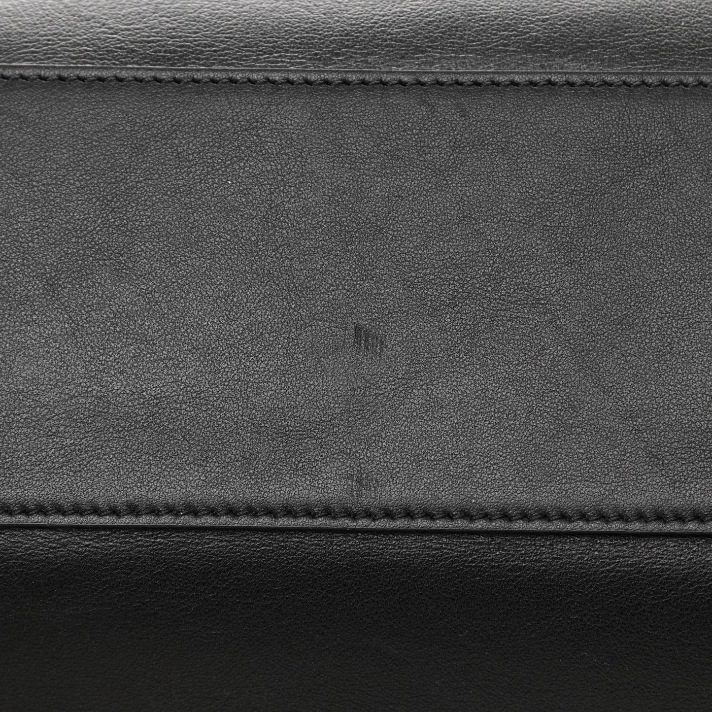 Smooth Calfskin Medium Soft Antigona Black