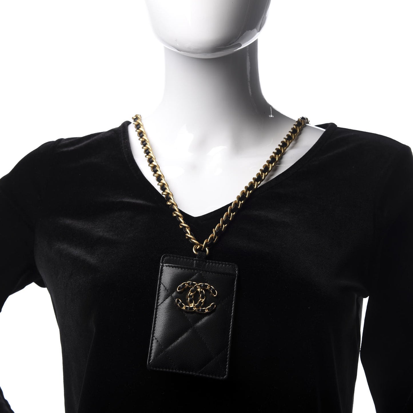 Goatskin Quilted 19 Card Holder On Chain Black