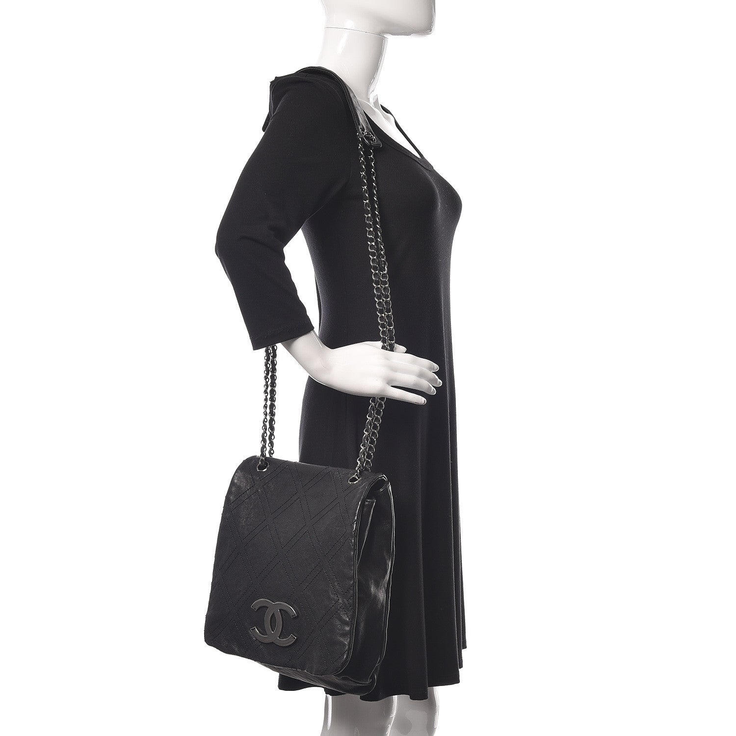 Chanel Calfskin Diamond Stitch Large Messenger Black 2 of 13