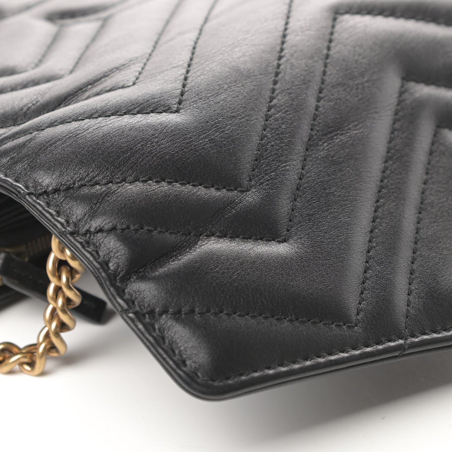 Calfskin Matelasse GG Marmont Chain Wallet Black