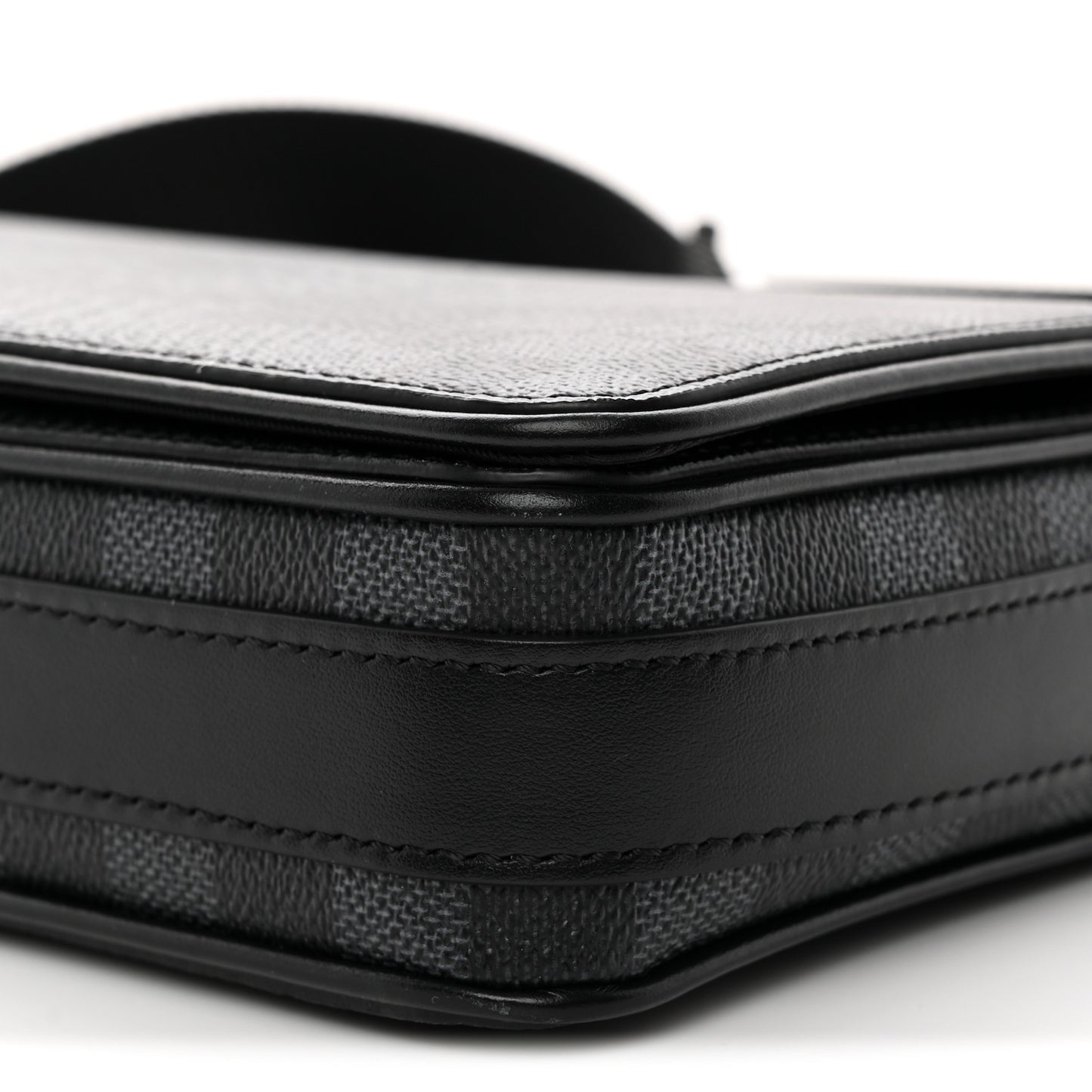 Damier Graphite 3D Studio Messenger