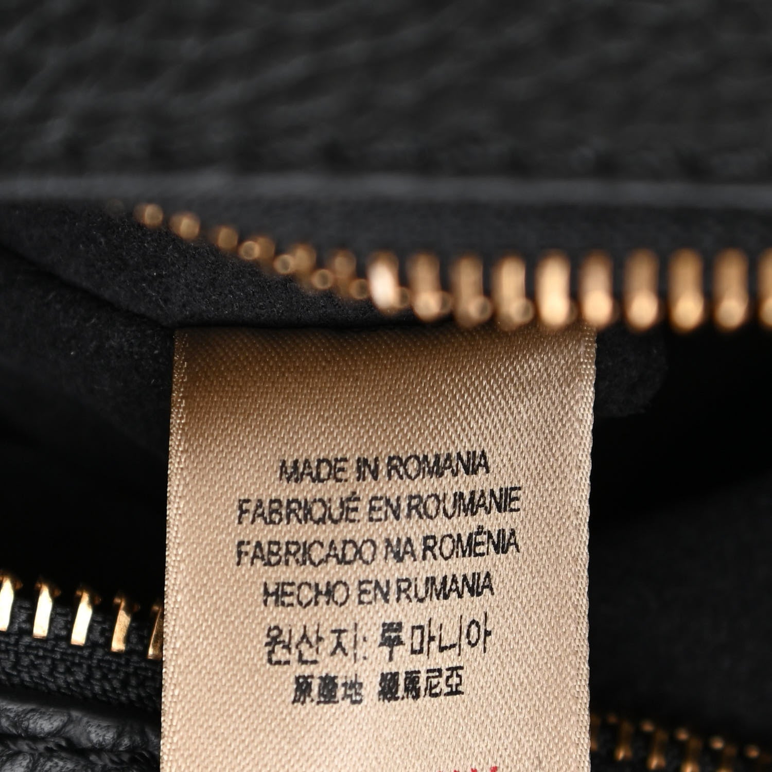 Burberry Grainy Calfskin Remington Tote Black 7 of 9