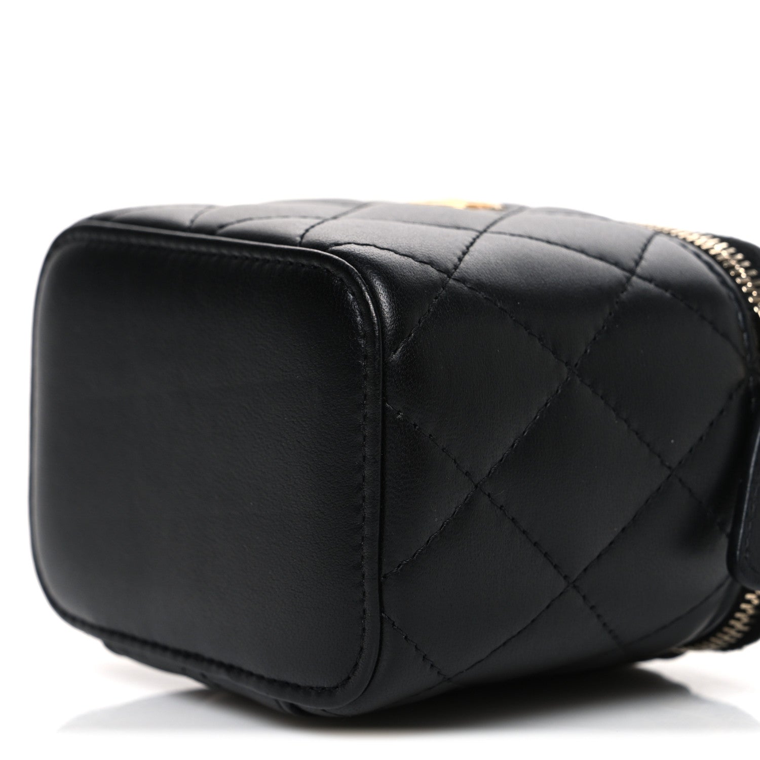 CHANEL バニティバッグ Chanel Lambskin Quilted Mini Pearl Crush Vanity Case With Chain