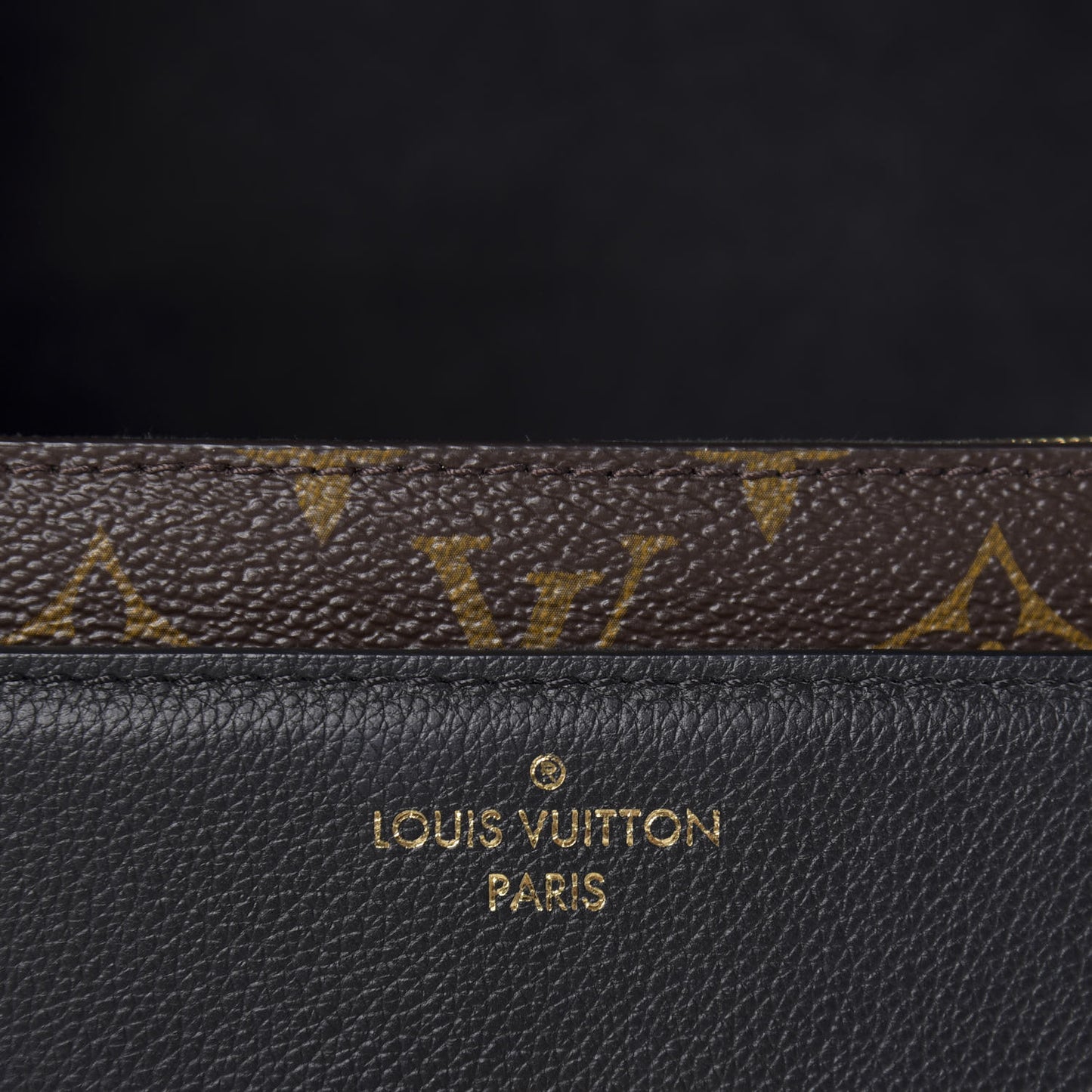 Monogram Victoire Black