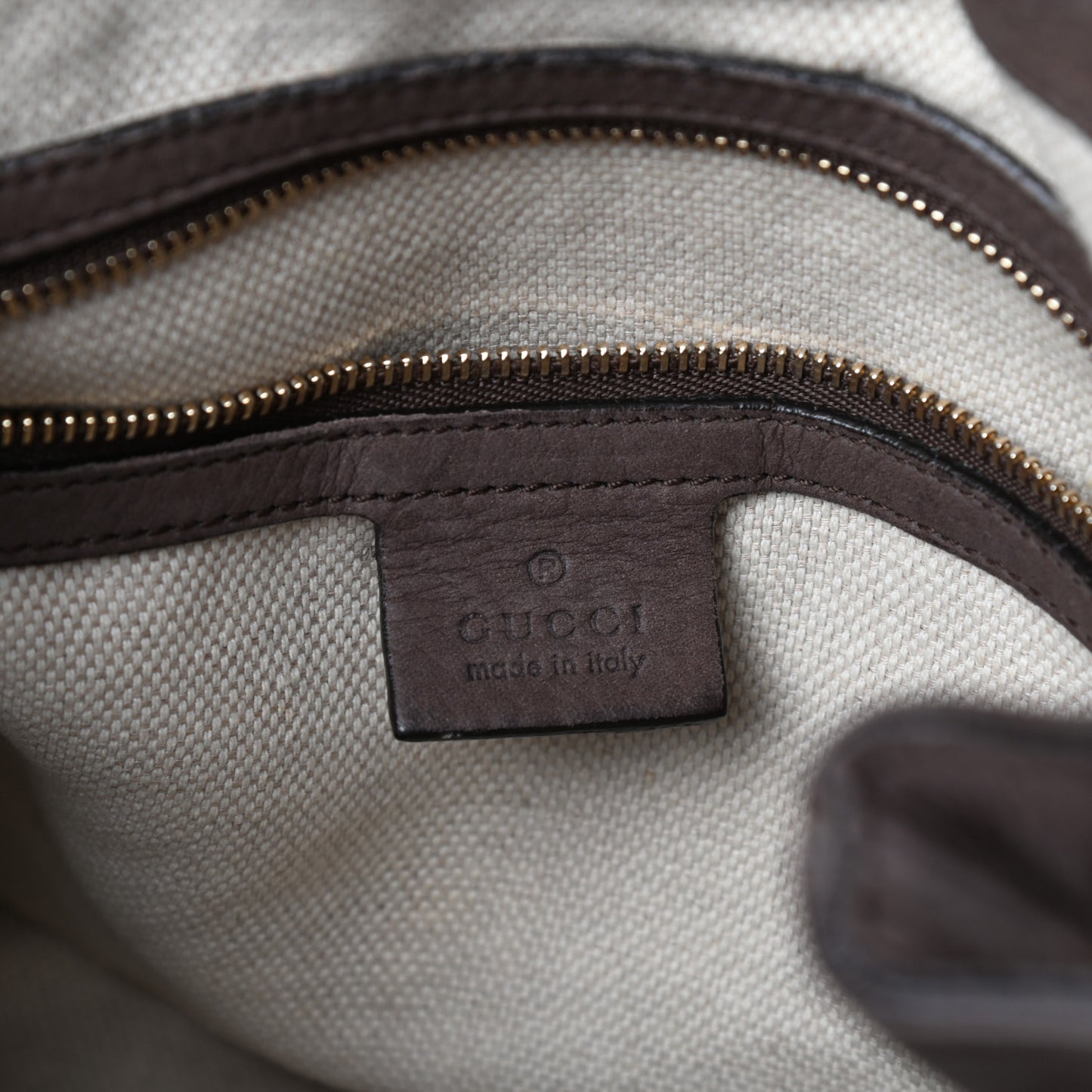 Vitello Range Medium Soho Chain Shoulder Bag Grey Field