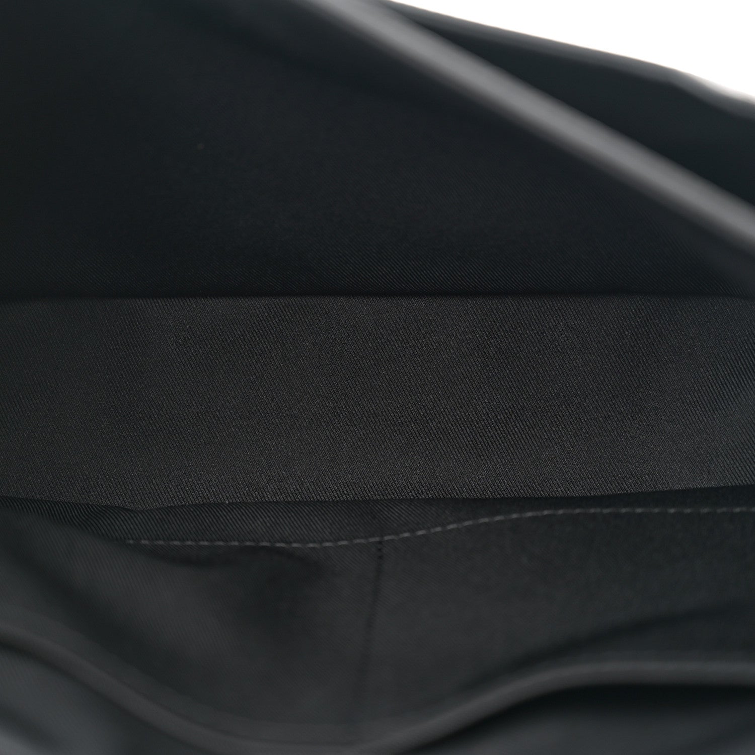 Louis Vuitton Taigarama Messengerama Black 5 of 9