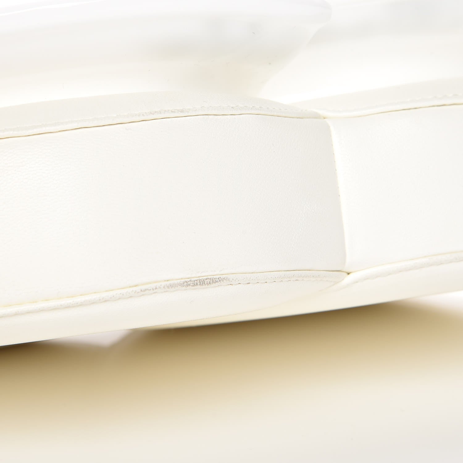 Chanel Plexiglass Brasserie Gabrielle Plates Minaudiere White 8 of 10