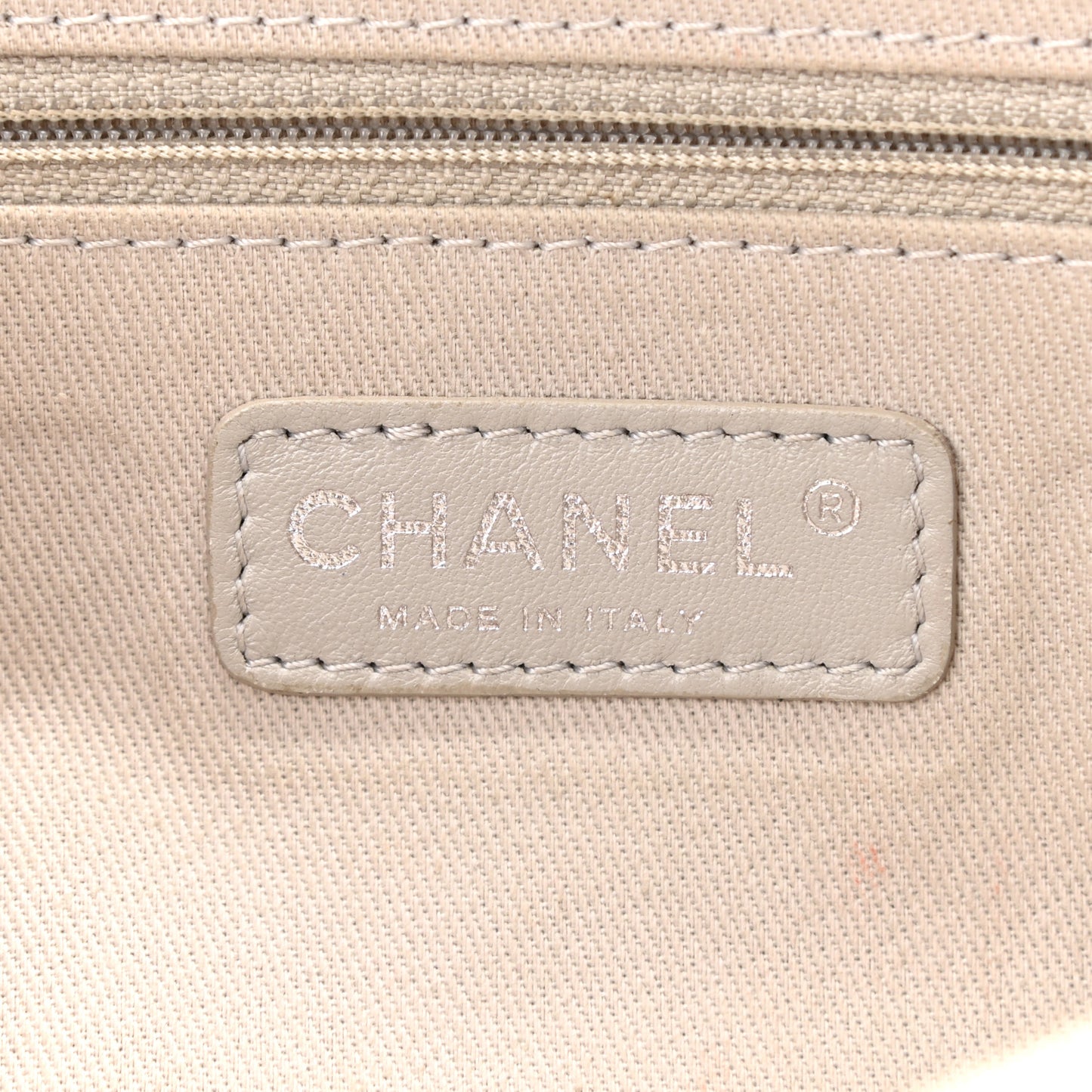 Caviar Quilted Jumbo Easy Flap Dark White