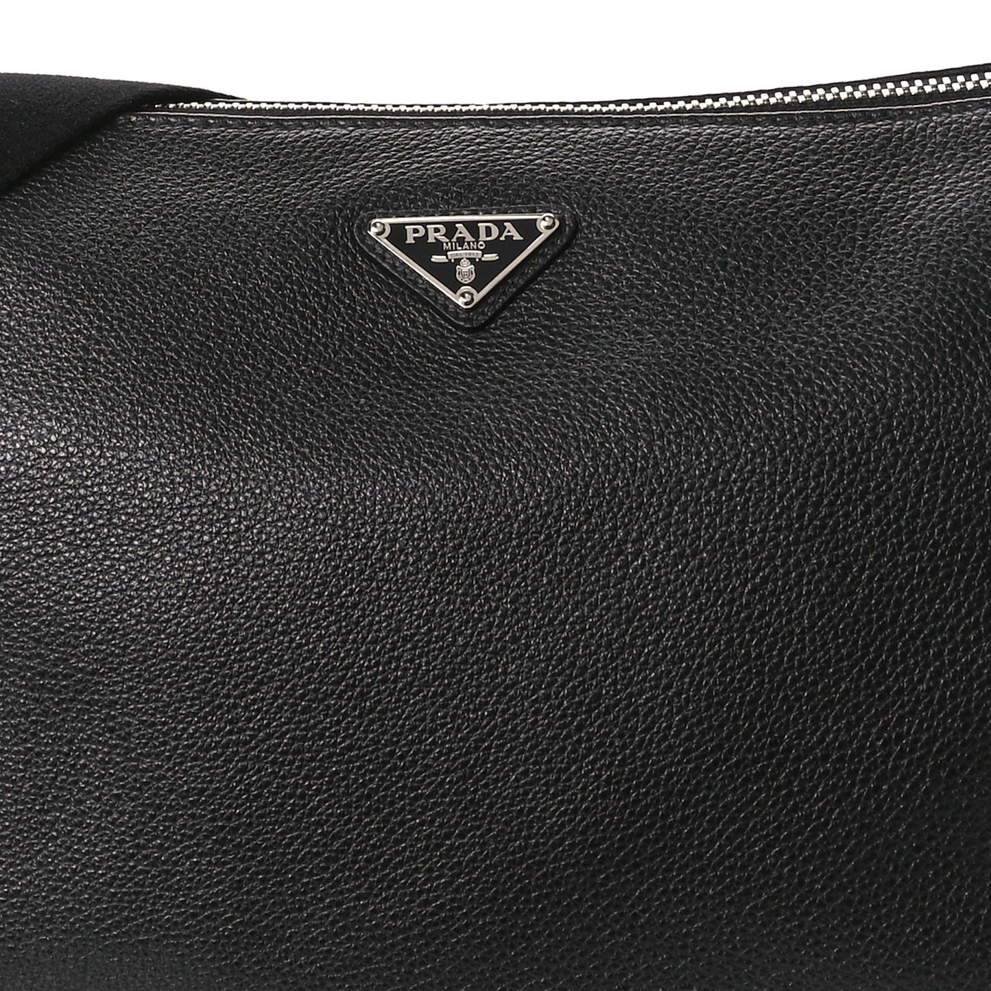 Vitello Daino Medium Messenger Bag Black
