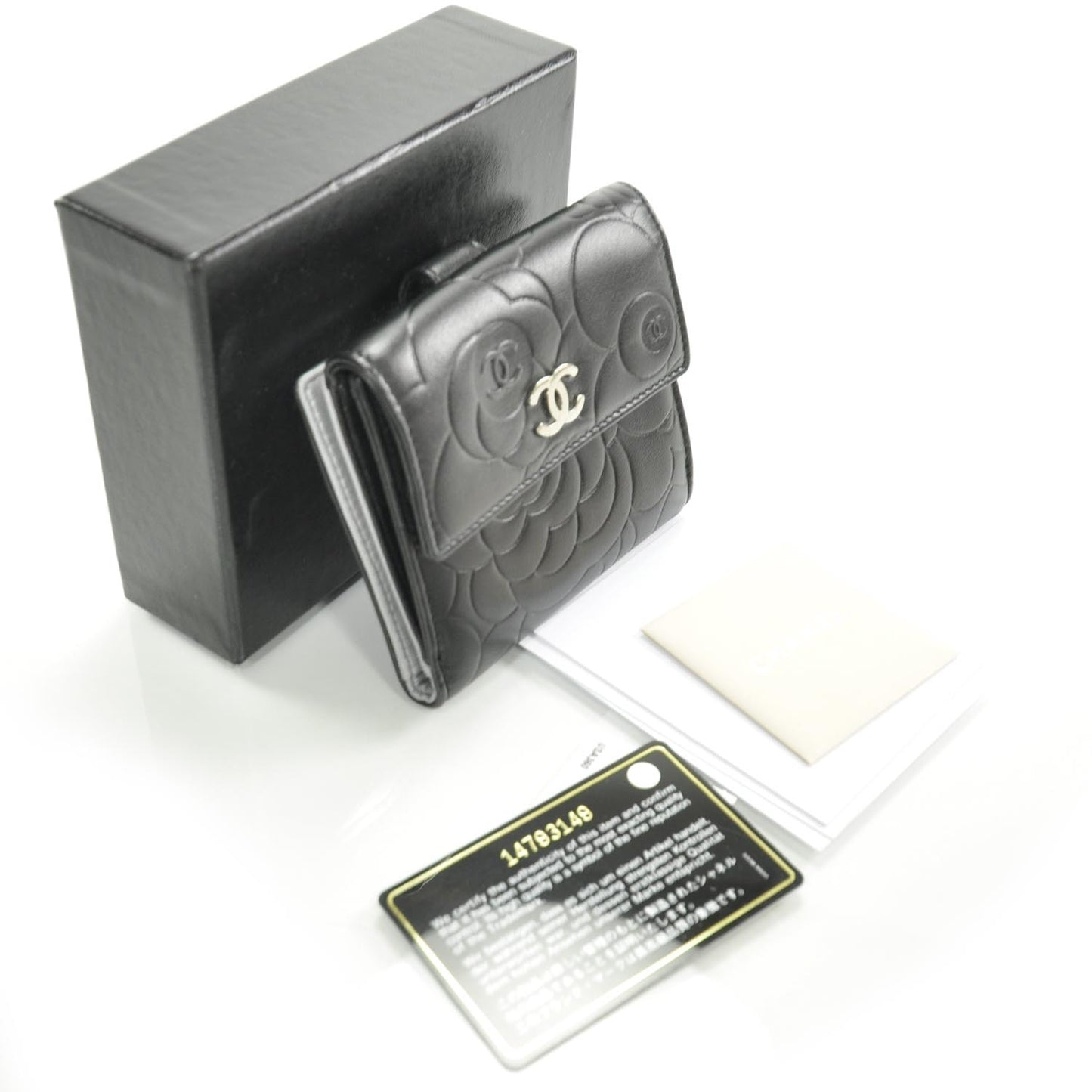 Leather Camellia Embossed Bi-Fold Wallet Black