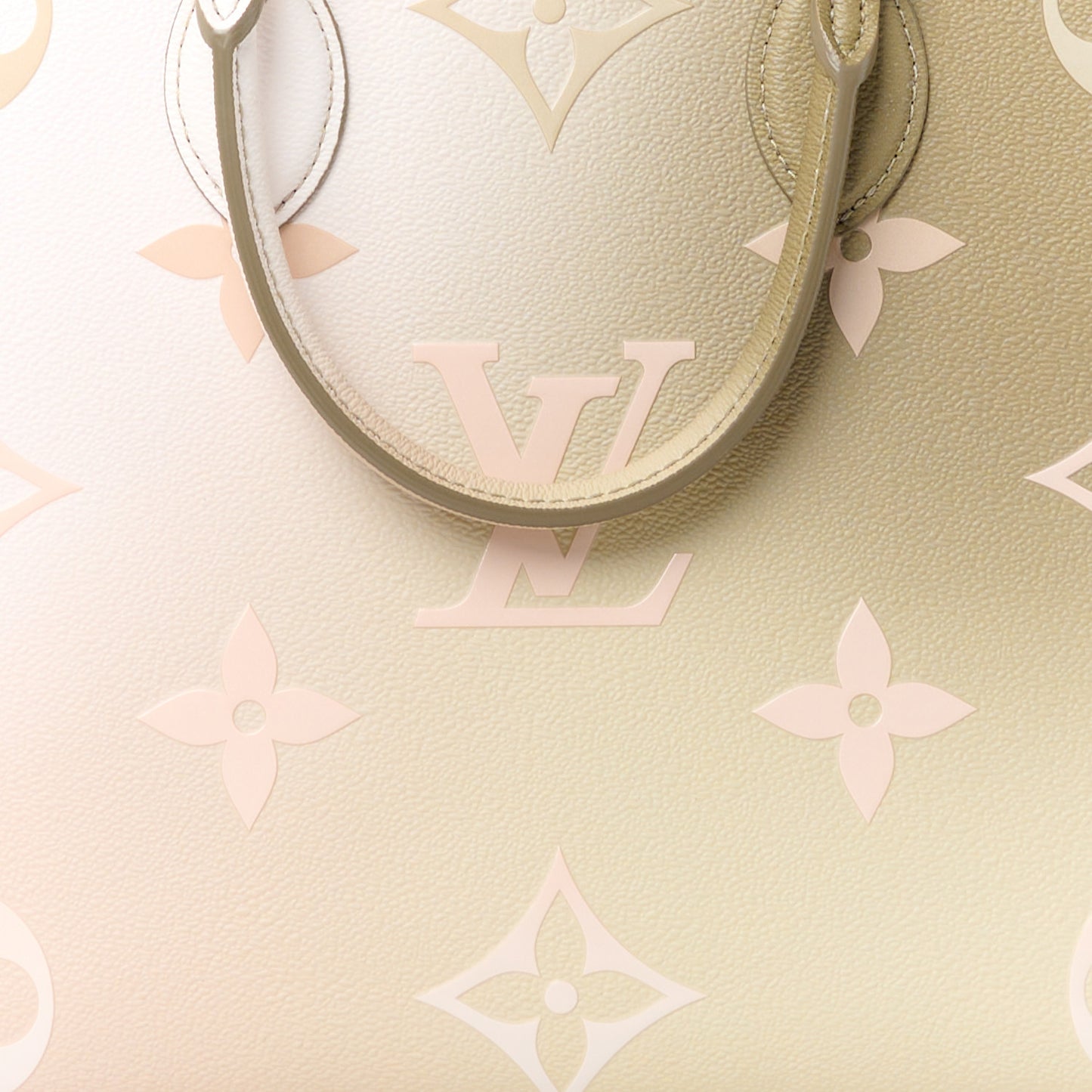 LOUIS VUITTON Monogram Giant Spring In The City Onthego MM Sunset Kaki