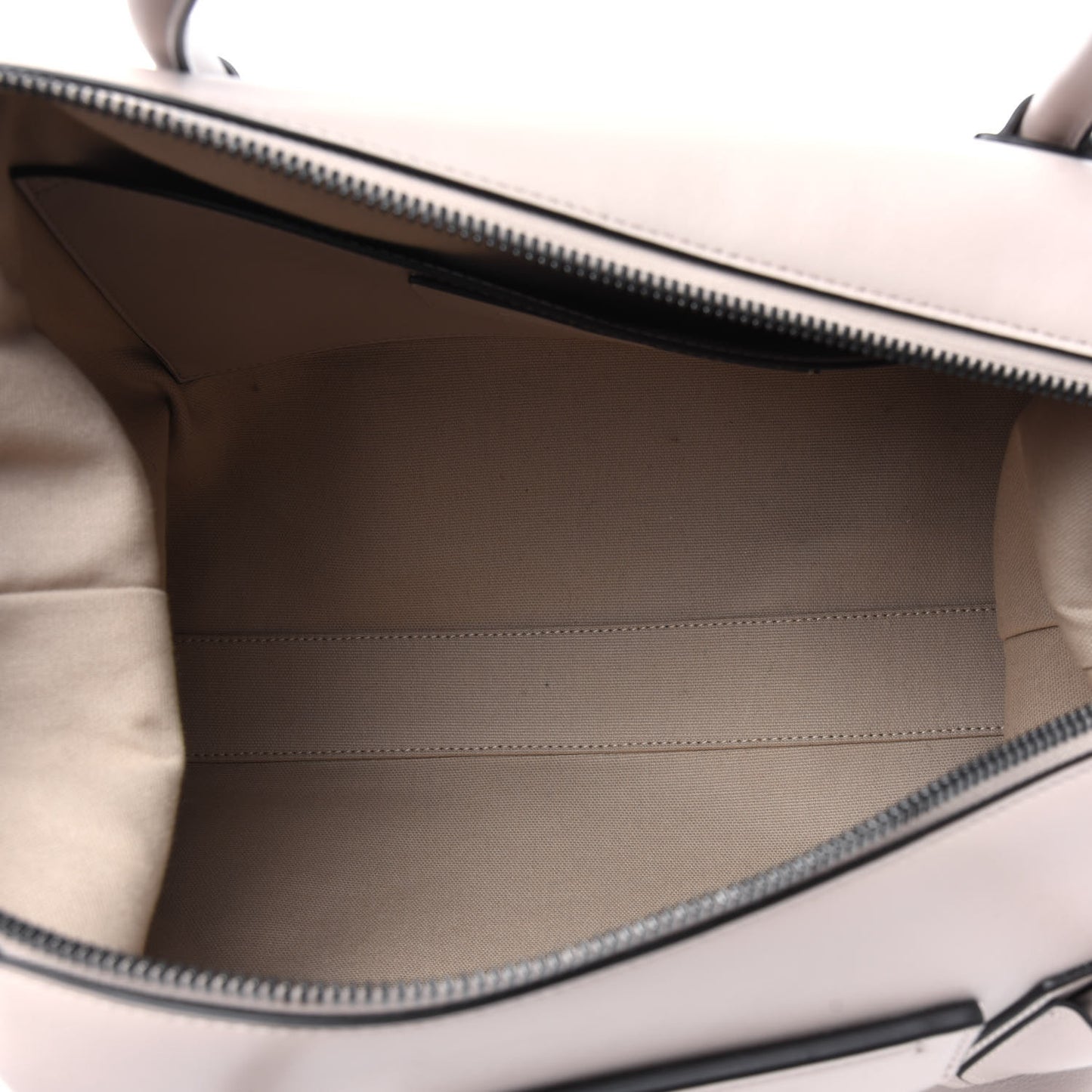Smooth Calfskin Medium Soft Antigona Dune