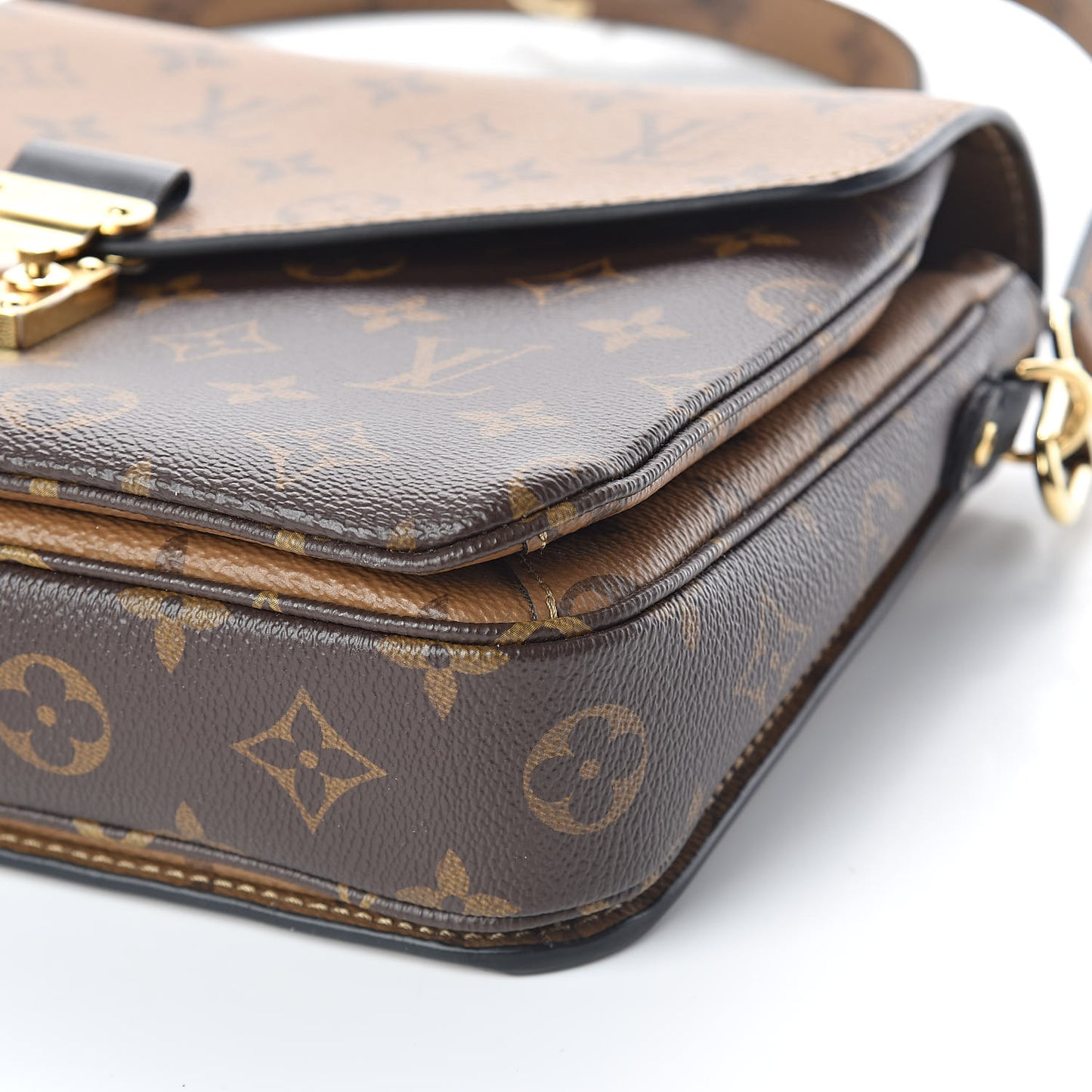 Reverse Monogram Pochette Metis