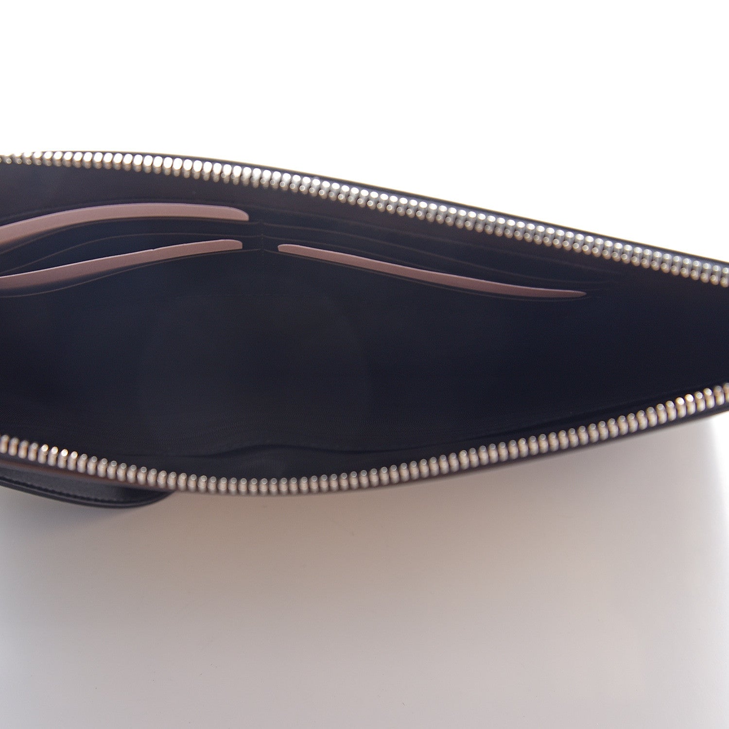 Gucci X SEGA Calfskin GUCCY Stars Zip Wristlet Pouch Black Gold 4 of 6