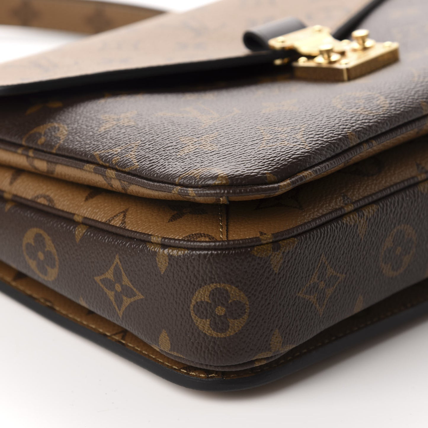 Reverse Monogram Pochette Metis