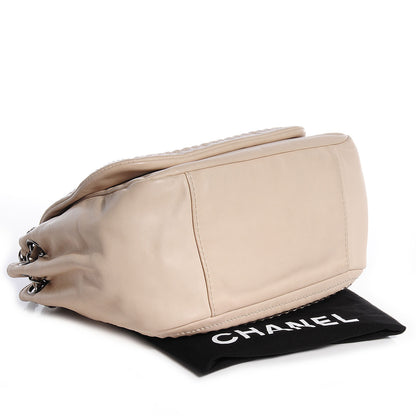 Chanel Smooth Calfskin Luxe Ligne Small Flap Bag Beige 4 of 7
