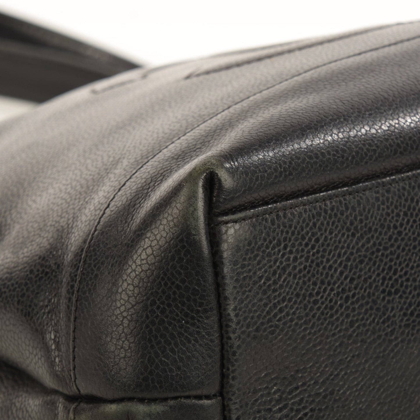 Caviar CC Shoulder Bag Black