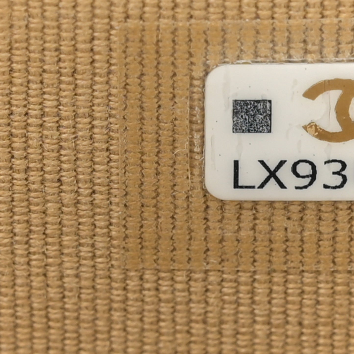 Lambskin Pearl Crush Quilted Flap Phone Holder With Chain Light Grey