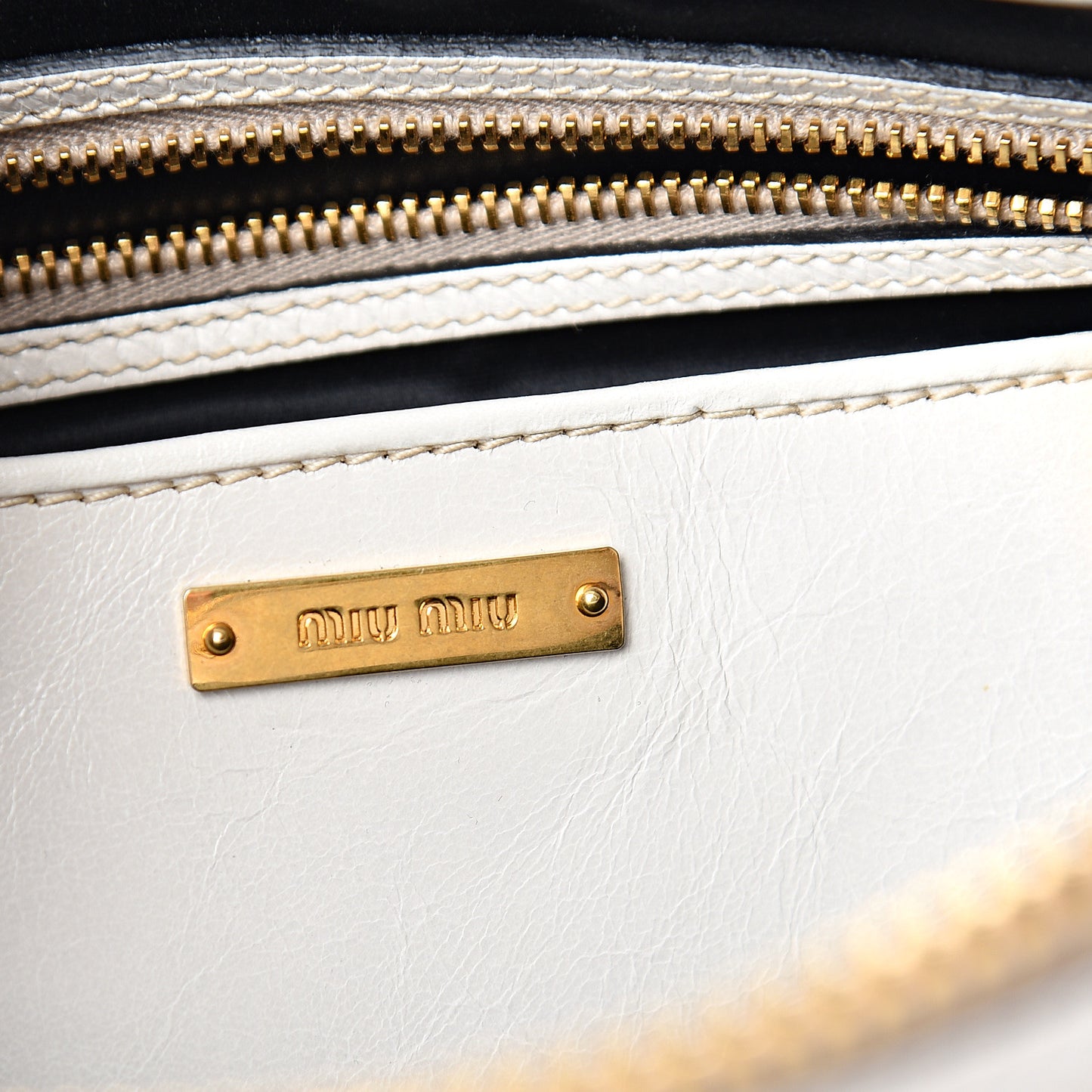 Vitello Shine Zip Tote Talco
