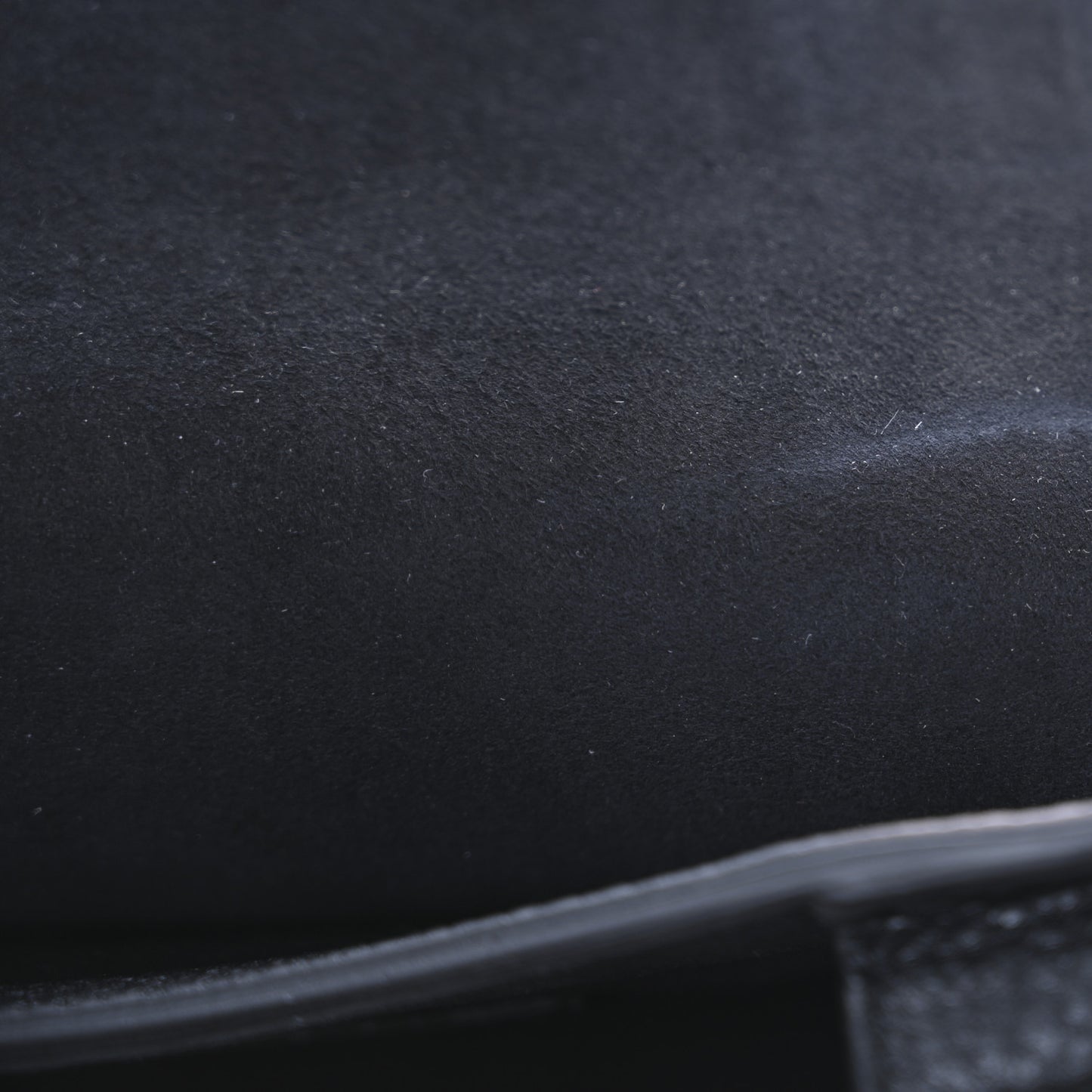 Grained Calfskin Medium Bobby Flap Black