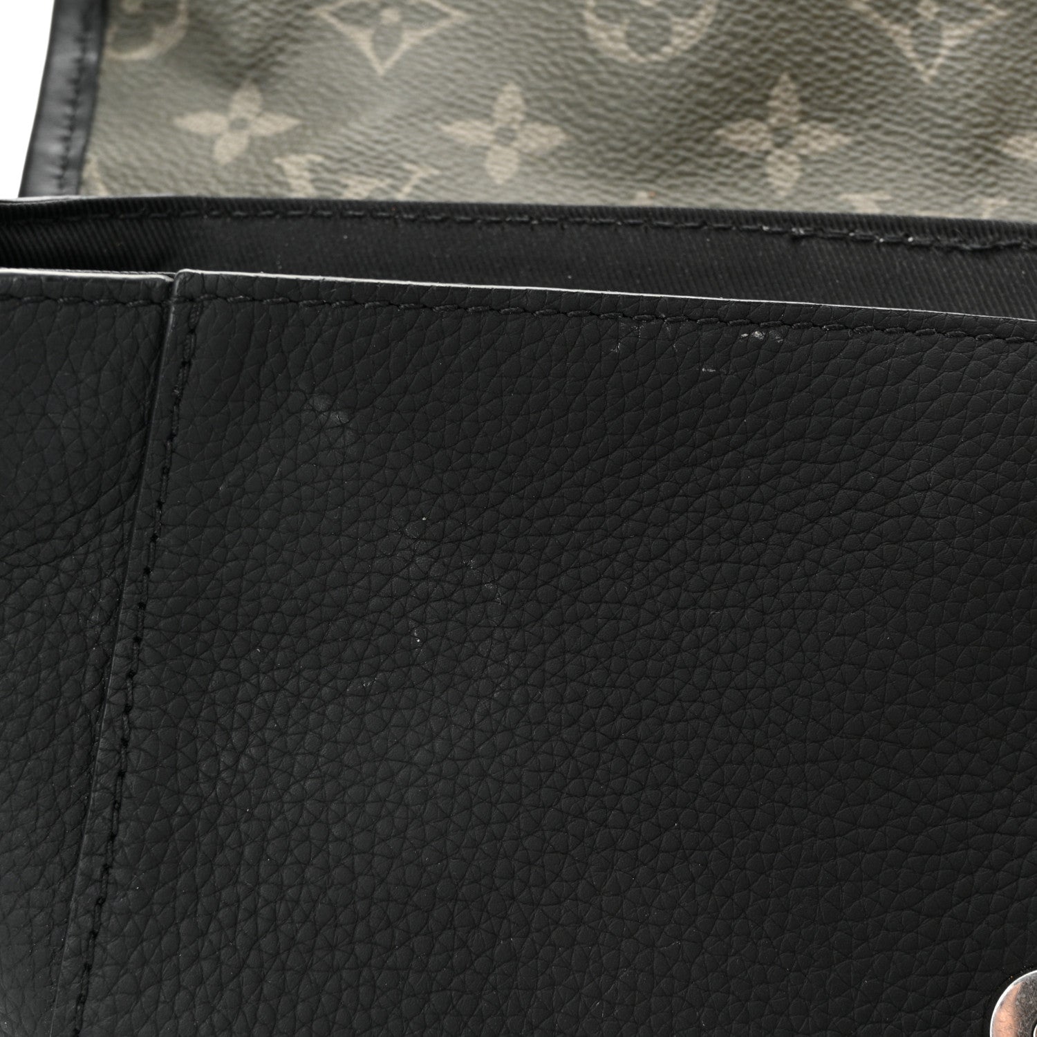 Louis Vuitton Grained Calfskin Monogram Pulse Messenger Khaki Black 10 of 10