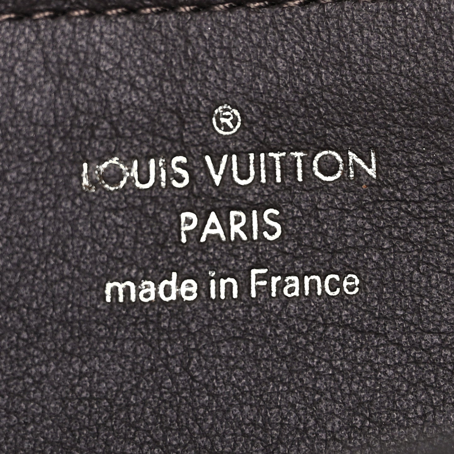 Taurillon Capucines Wallet Galet